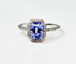 Beautiful 1.75 CT Unheated Ceylon Cornflour Blue Sapphire Diamonds & 18k Gold