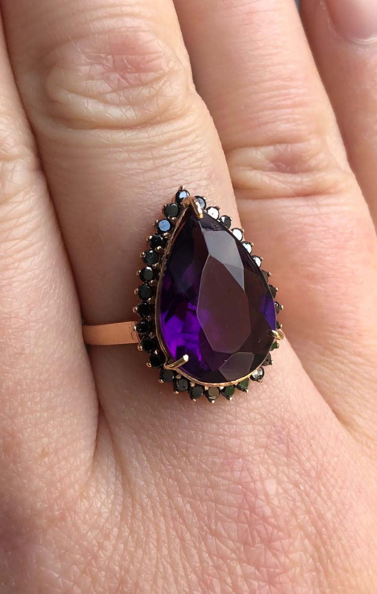 Beautiful Natural Amethyst 4.38ct With Natural Black Diamond & 18k White Gold - Image 4 of 8