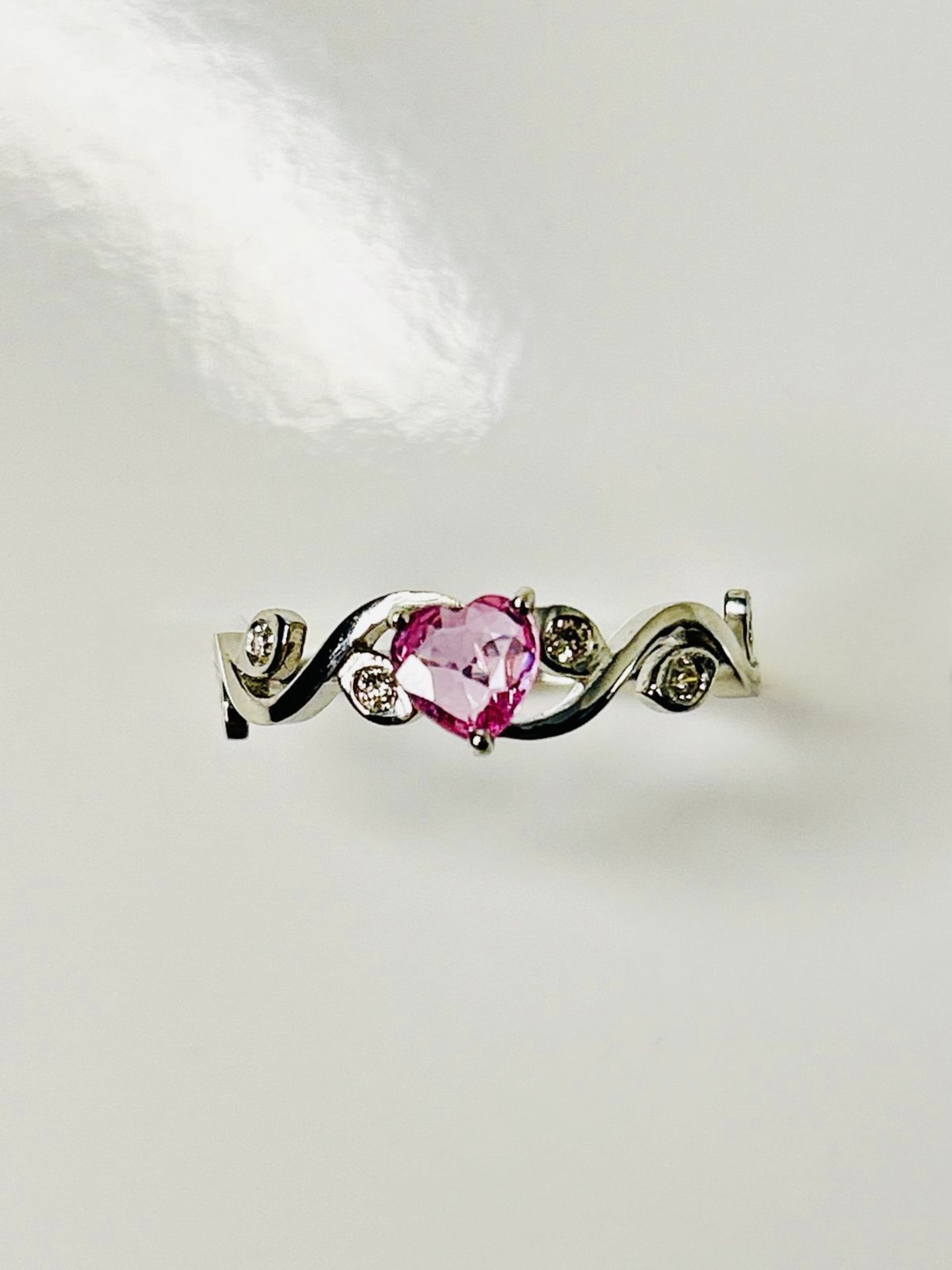 Beautiful Heart Shape Unheated Ceylon Pink Sapphire Diamonds & Platinum - Image 3 of 8