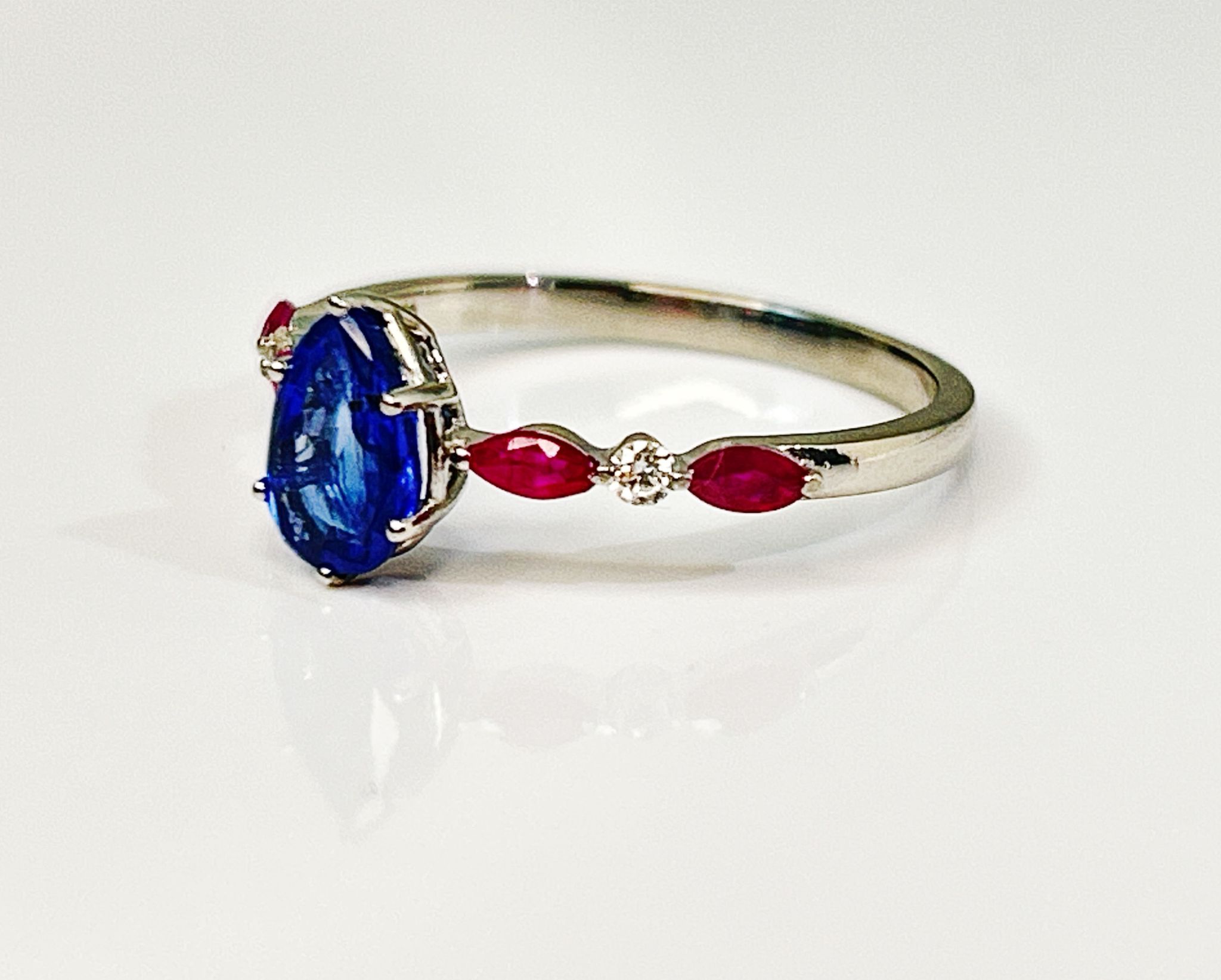 Beautiful 1.06 CT Unheated Burma Blue Sapphire ,Ruby Diamonds & Platinum - Image 3 of 6