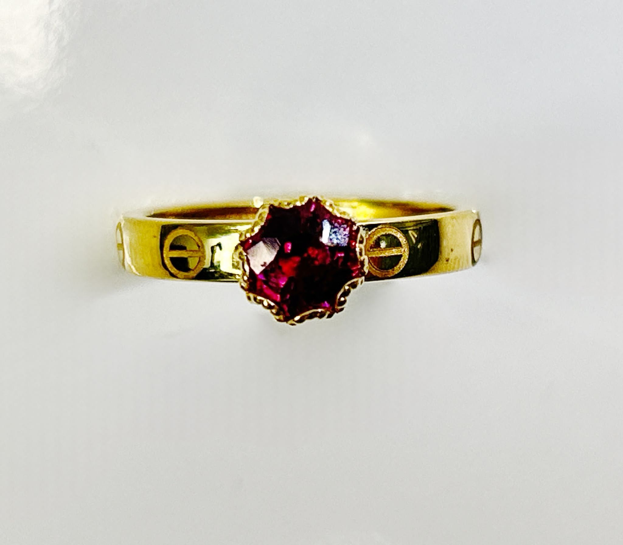 Beautiful Natural Spinel Ring & 18k Yellow Gold - Image 3 of 6