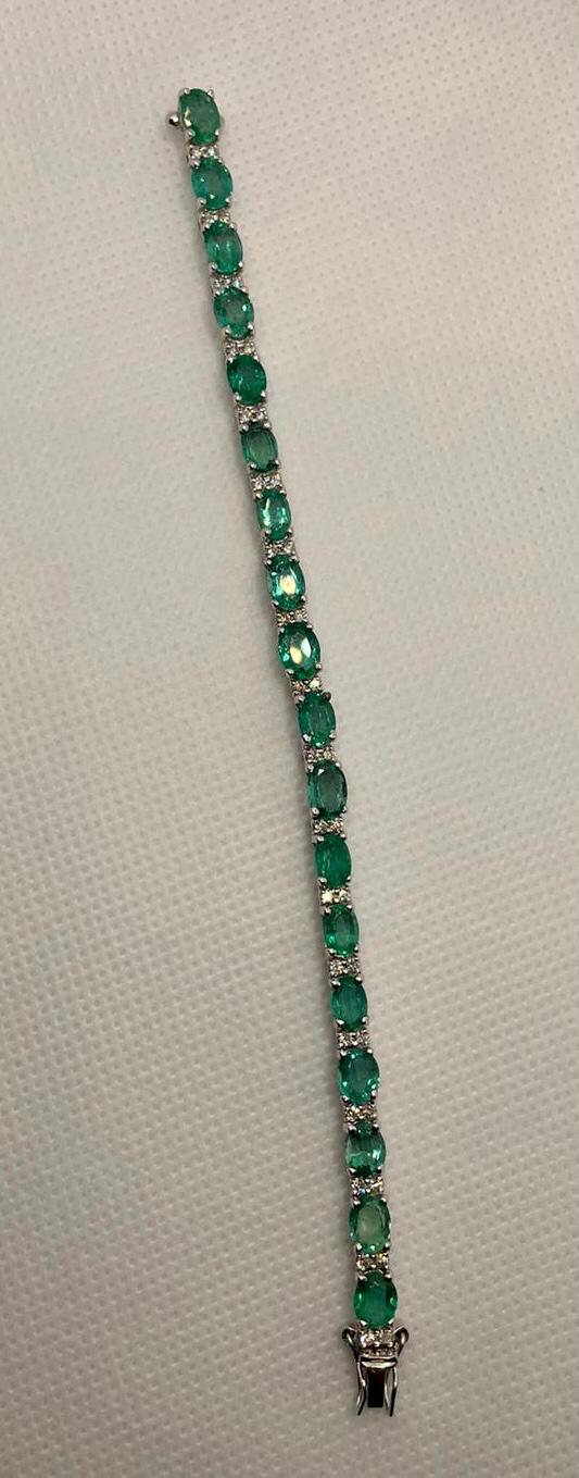 Beautiful 10.41 CTS Natural Emerald Bracelet W Natural Diamonds&18k Gold - Image 2 of 7