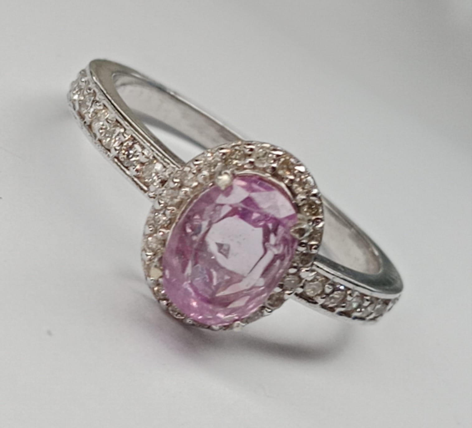 Beautiful Unheated/Untreated Ceylon Pink Sapphire With Diamonds & 18k White Gold - Image 5 of 7