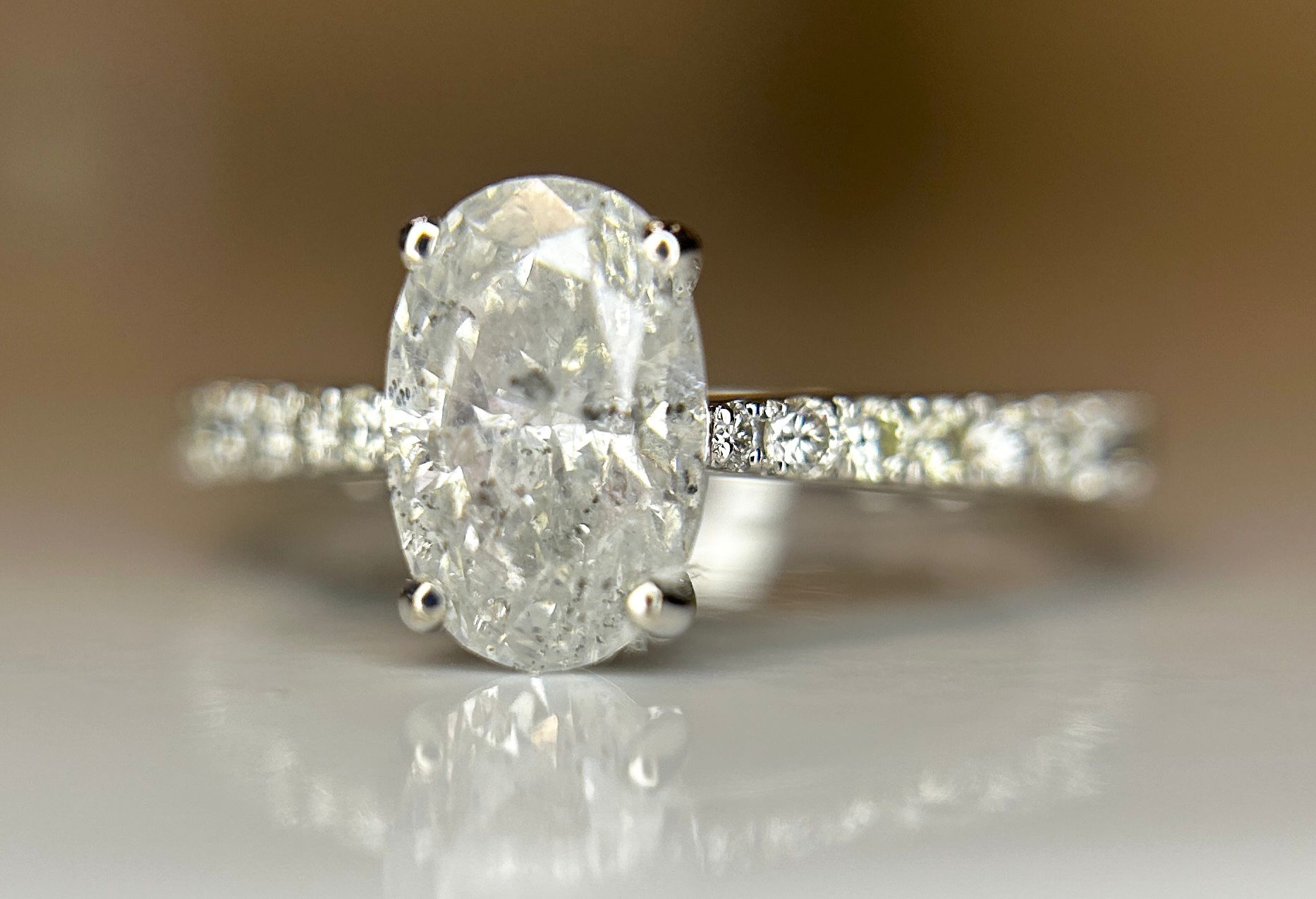 Beautiful Natural 1.69 CT Diamond Ring With 18k Gold - Image 6 of 8