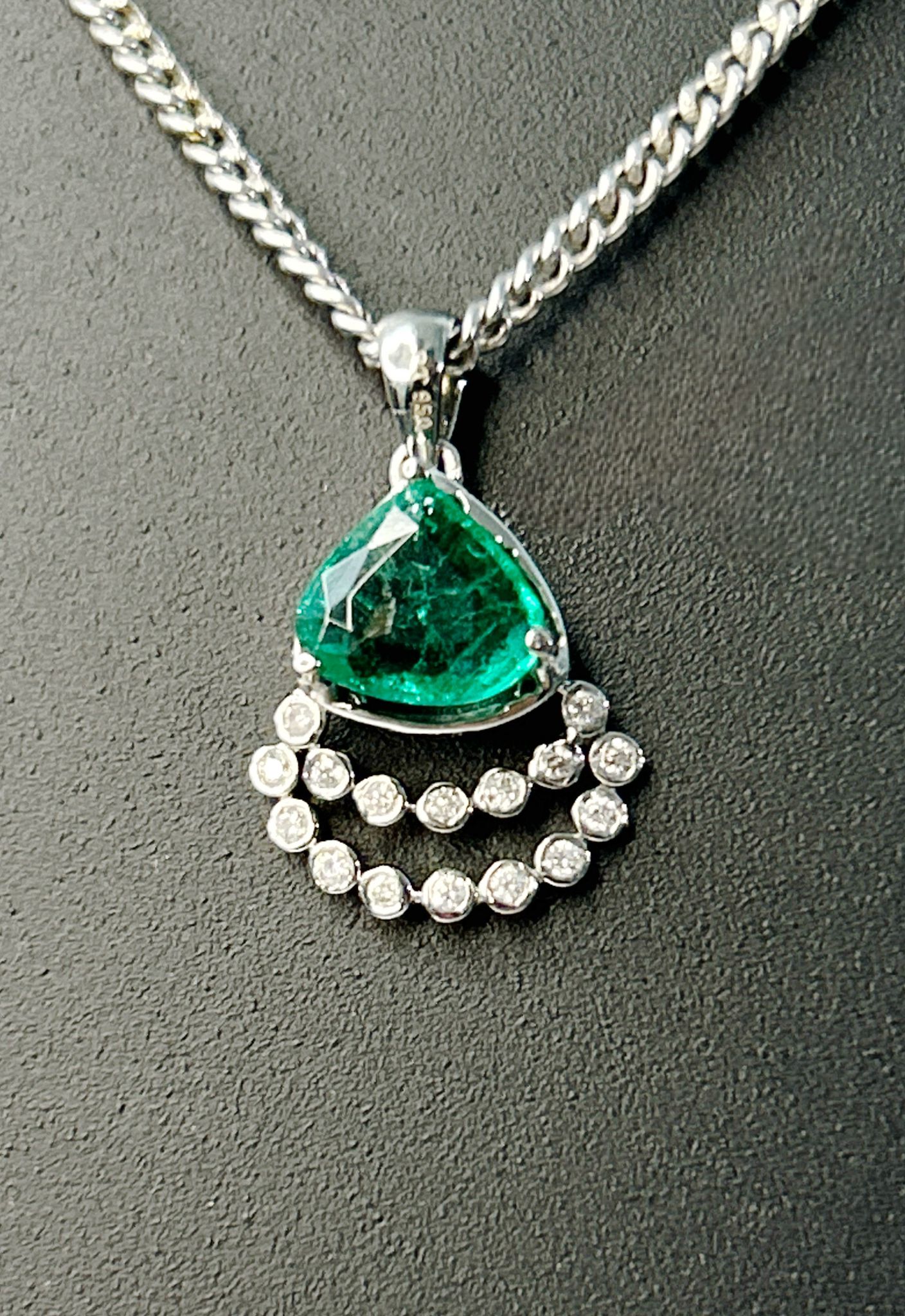 Beautiful Natural Emerald Pendant With Diamonds & Platinum 950 - Image 5 of 6