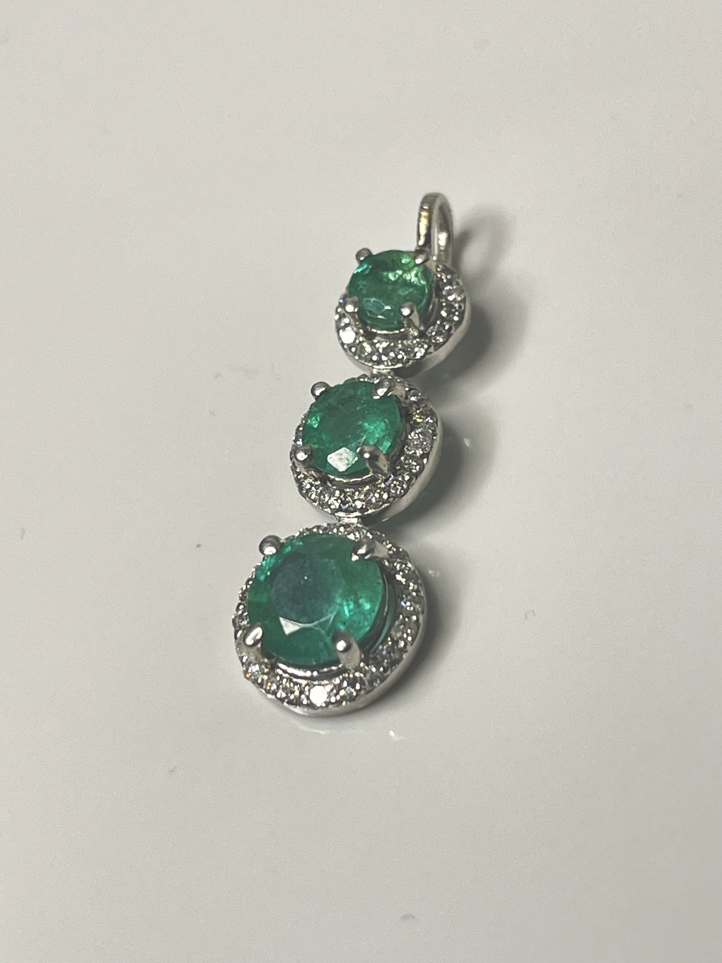 Beautiful Natural 1.24 CT Emerald Pendant With Diamonds & Platinum 950 - Image 4 of 6