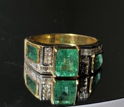 Beautiful 2.80 Carat Natural Emerald Ring With Natural Diamonds and 18k Gold