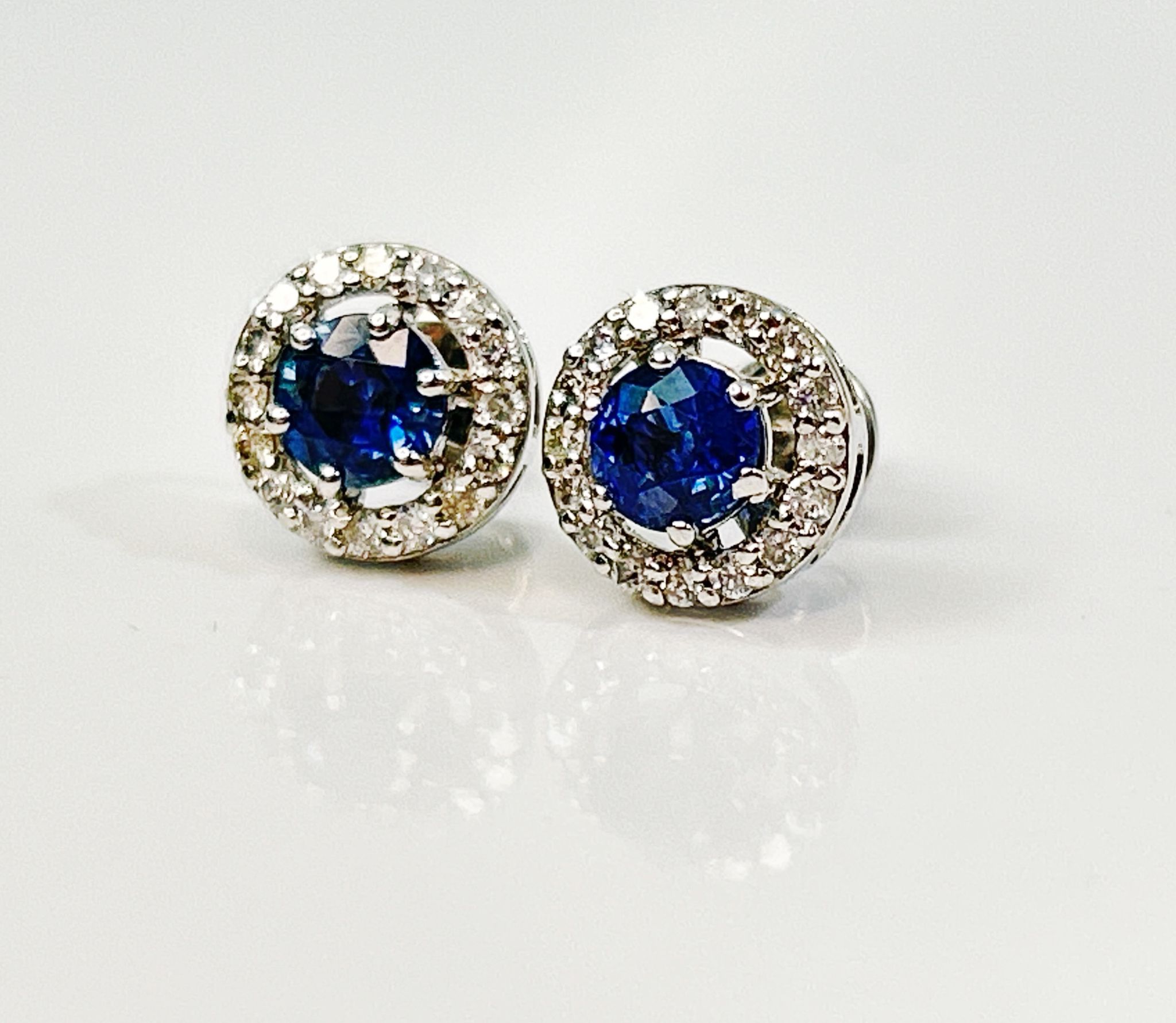 Beautiful Natural Unheated Blue Sapphire Earrings With Diamonds & Platinum - Image 3 of 6