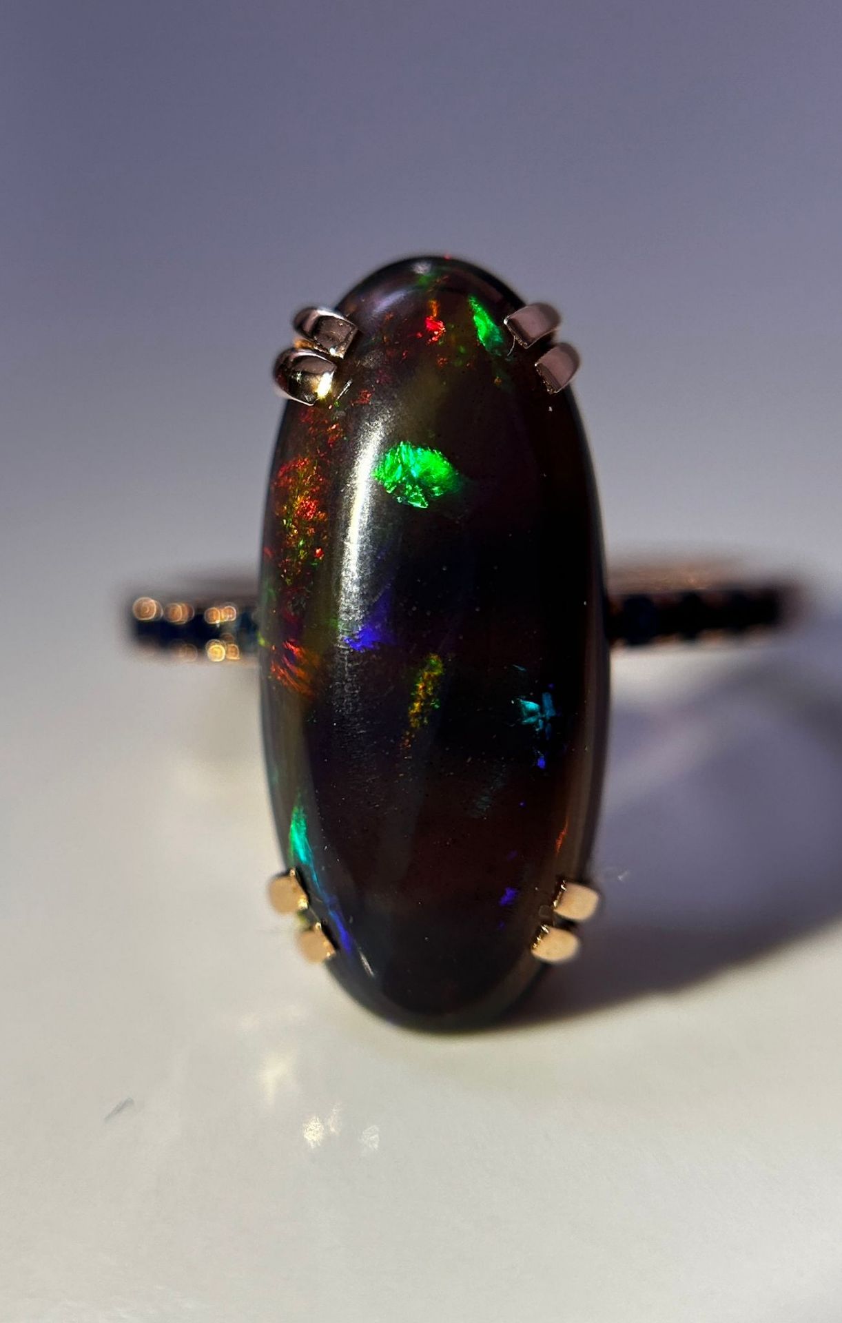 Beautiful Natural Black Opal Ring With Natural Blue Sapphire and 18k Gold - Image 5 of 10