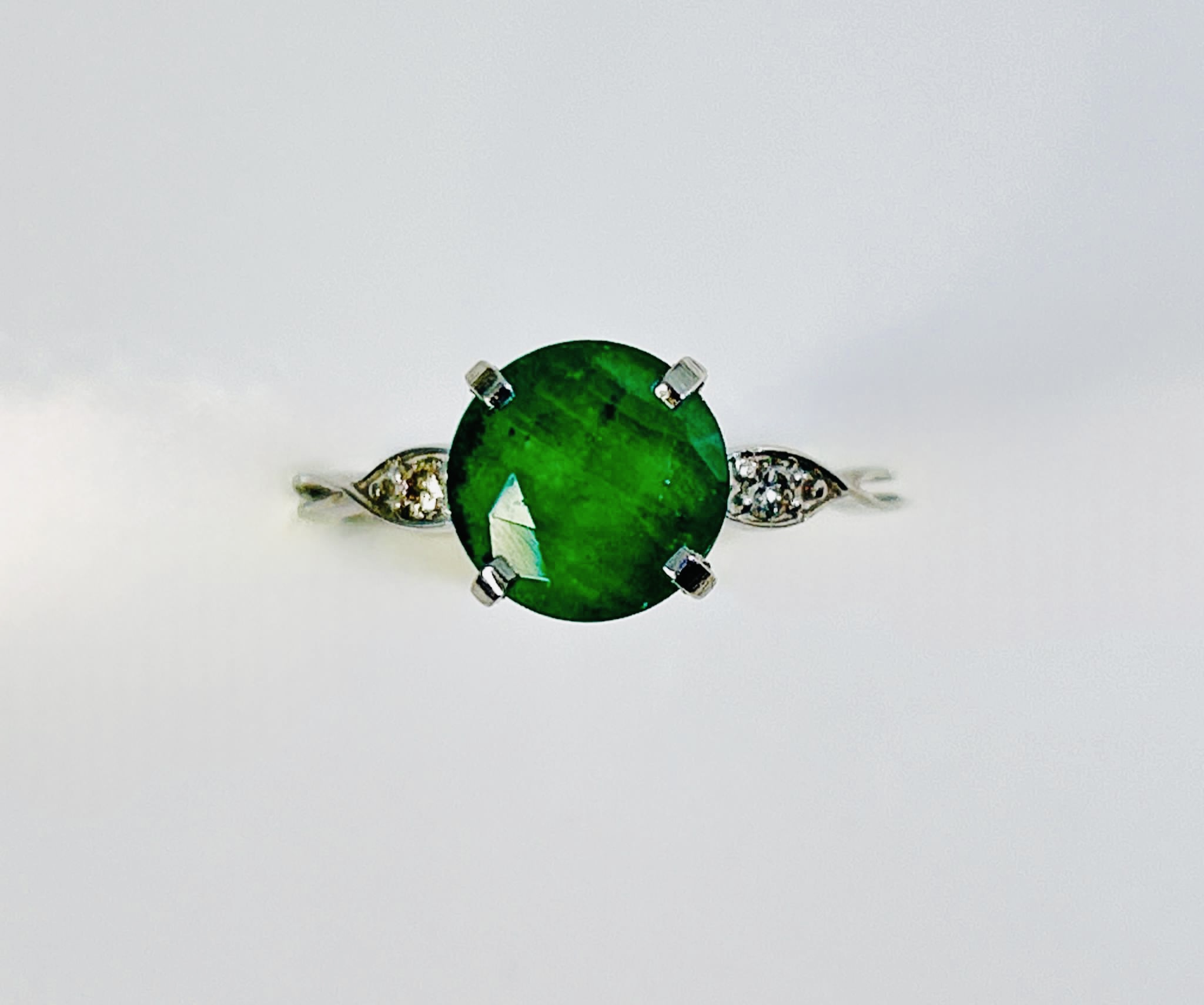 Beautiful 2.74 CT Natural Emerald Ring With Natural Diamonds & Platinum 950 - Image 2 of 6