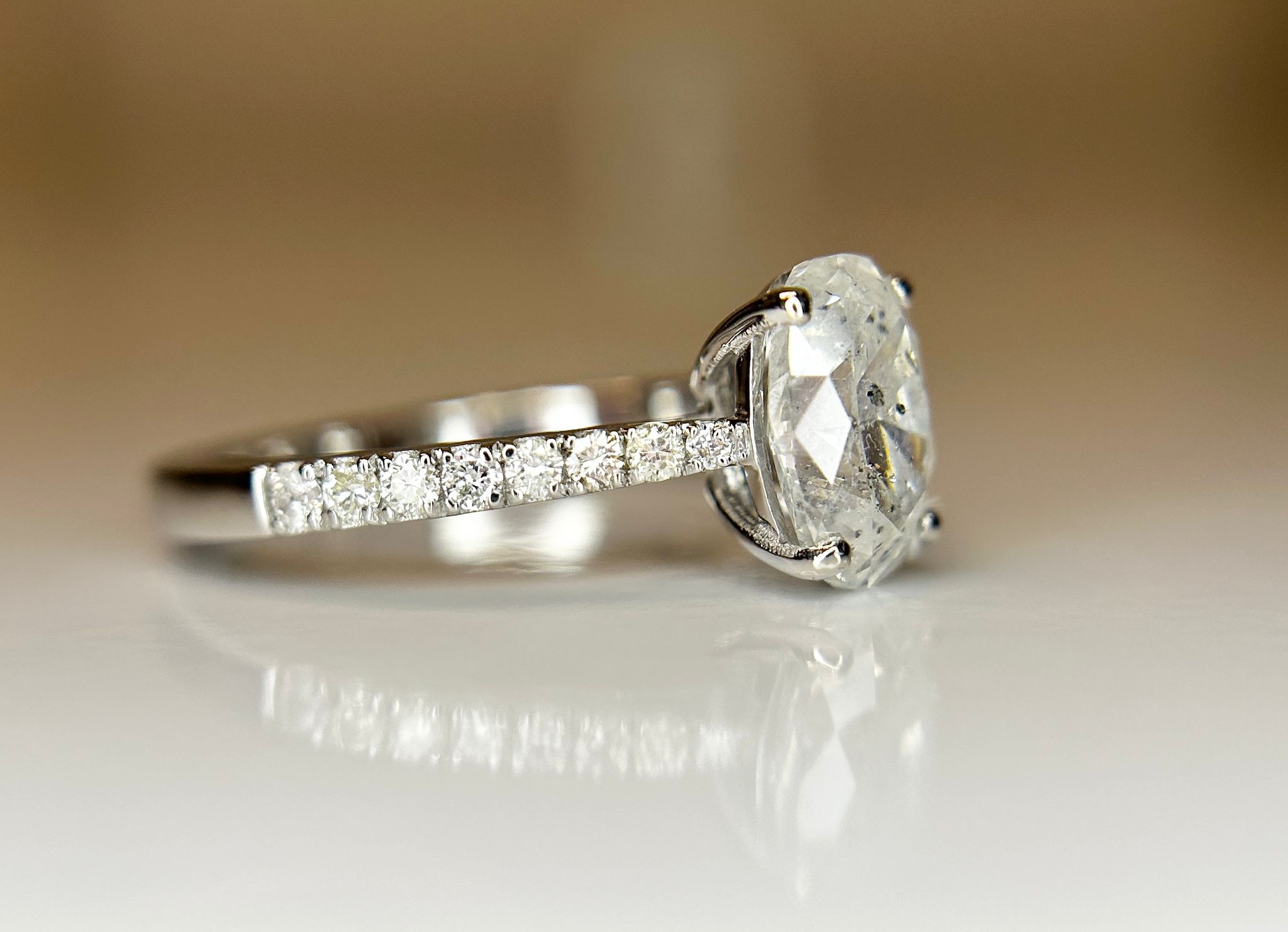 Beautiful Natural 1.69 CT Diamond Ring With 18k Gold - Image 3 of 8