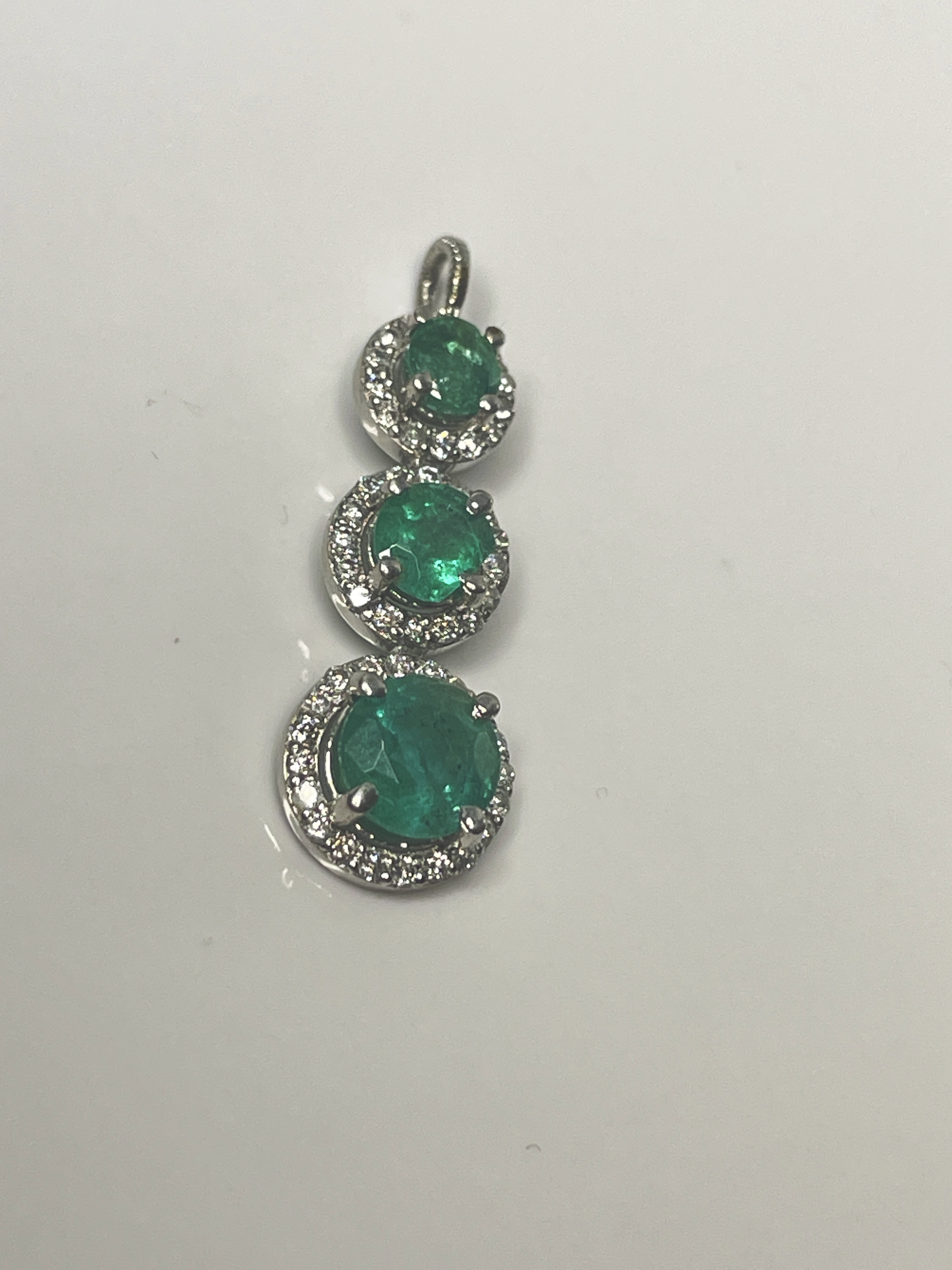 Beautiful Natural 1.24 CT Emerald Pendant With Diamonds & Platinum 950 - Image 5 of 6