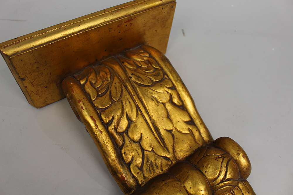 Vintage Carved Giltwood Wall Bracket - Image 2 of 5