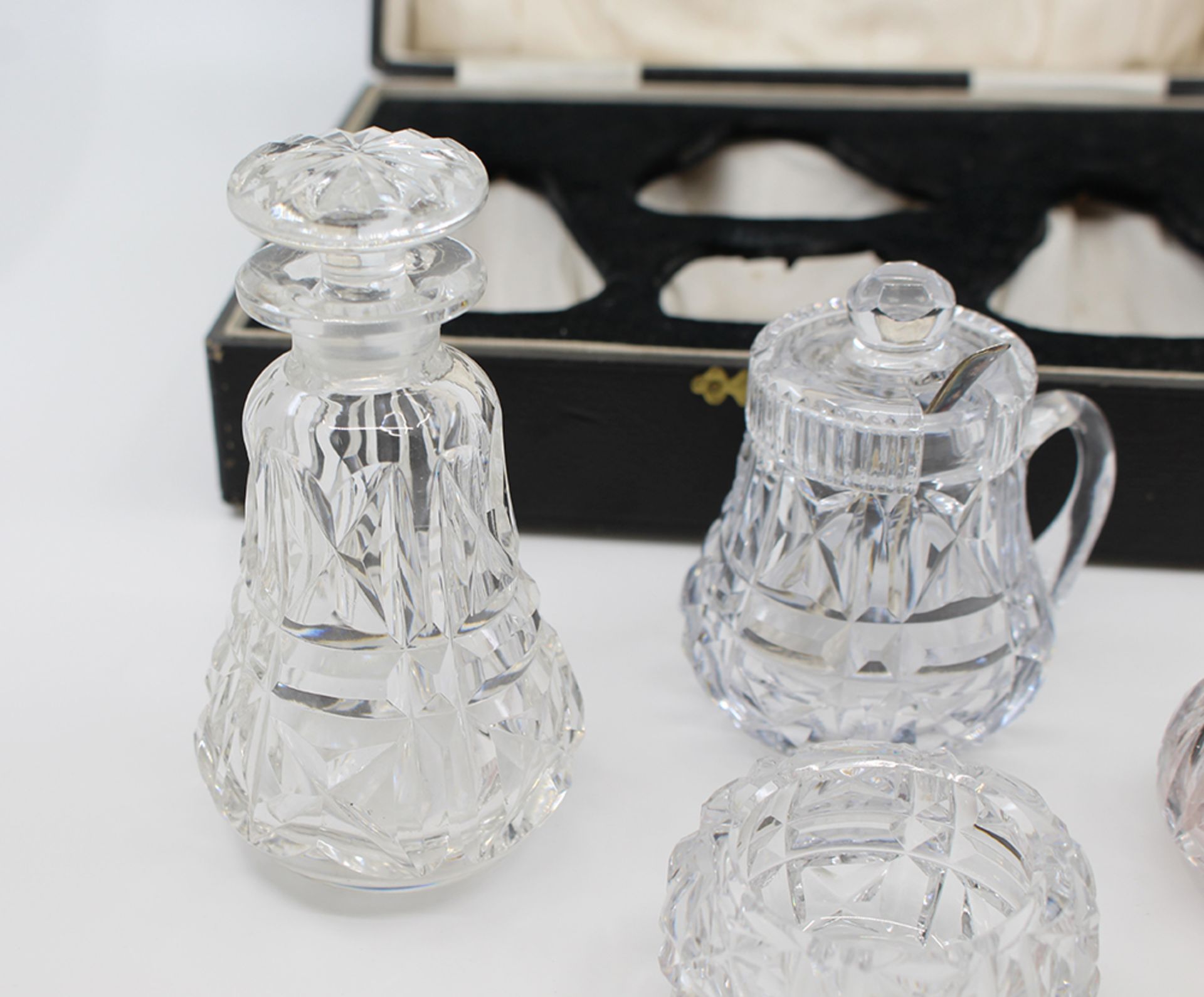 Cased John Walsh Crystal & Silver Cruet Set 1925 - Image 4 of 9