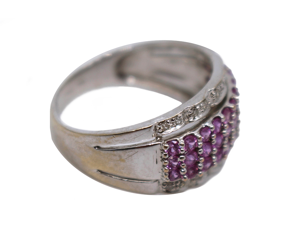 Pink Sapphire & Diamond 18ct White Gold Band Ring - Image 2 of 5