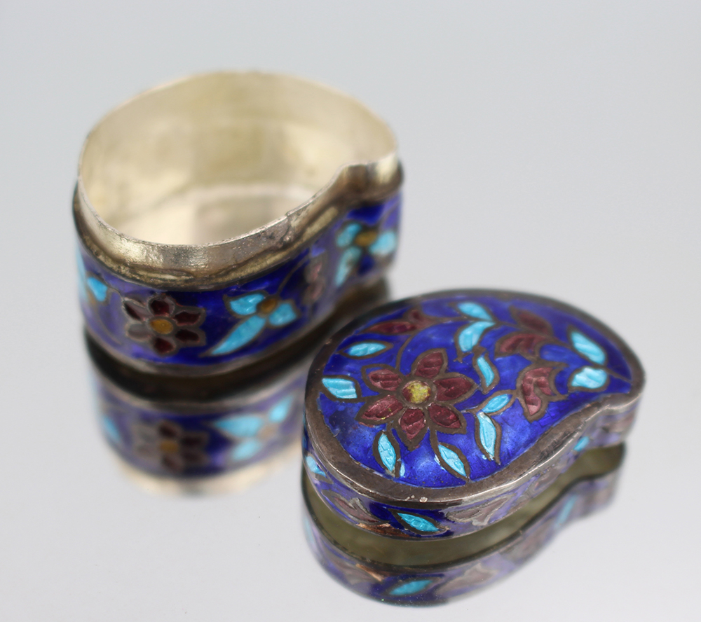 Fine Cloisonne Enamel Silver Pill Box - Image 5 of 6