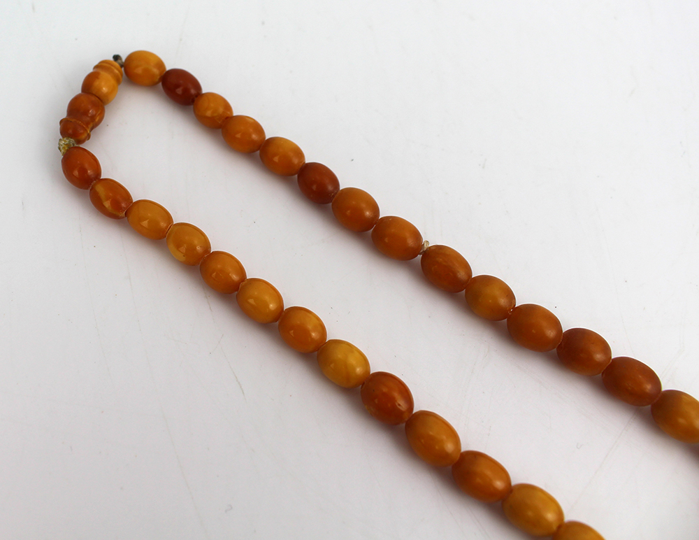 Antique Butterscotch Amber Bead Necklace - Image 3 of 4