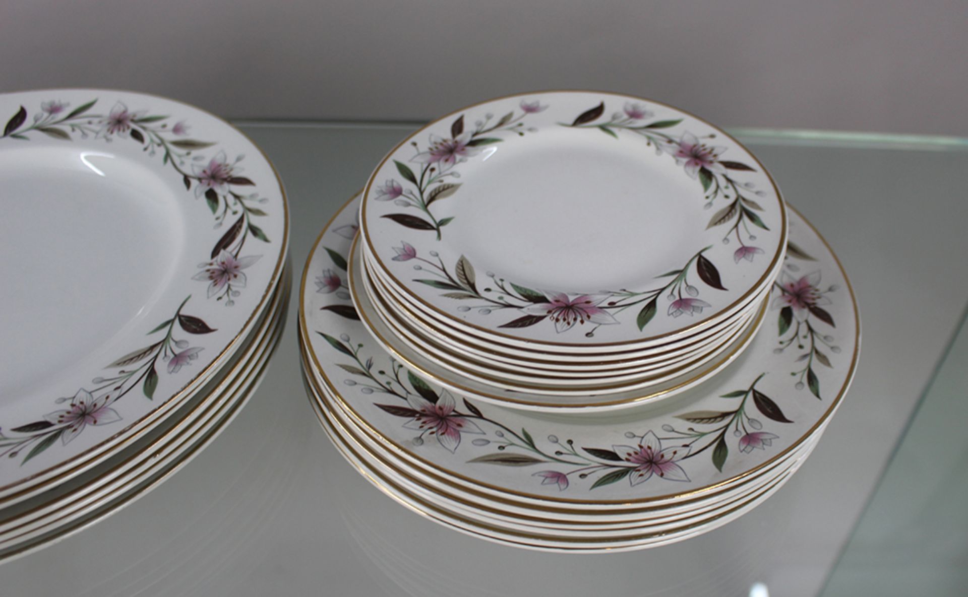 Chinastyle Simpson Potteries Naples Part Dinner Service - Image 4 of 7