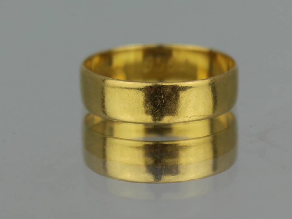 Vintage 22ct Gold Wedding Ring Band - Image 2 of 2