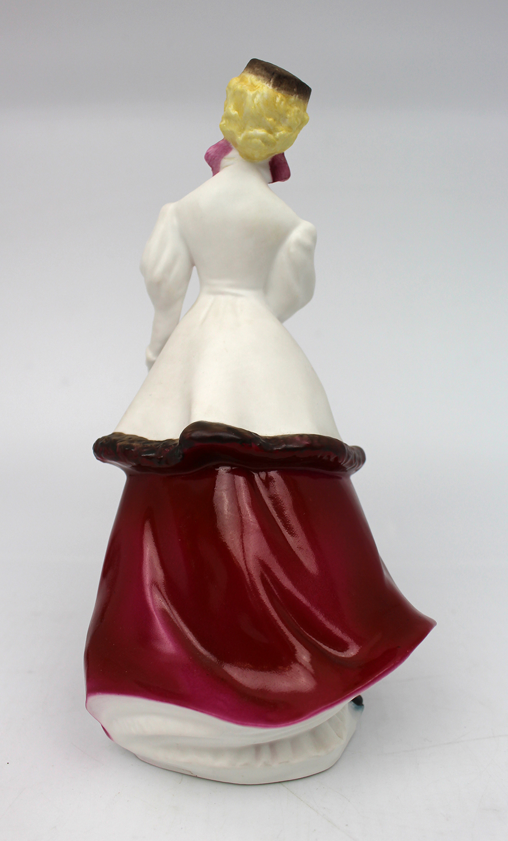 Royal Worcester Figurine Winter Waltz - Image 2 of 3