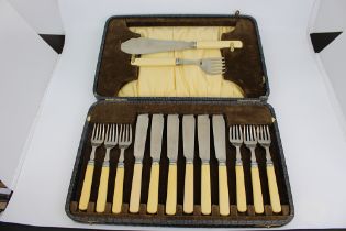 Vintage Cased Trimils Everwrite Fish Flatware