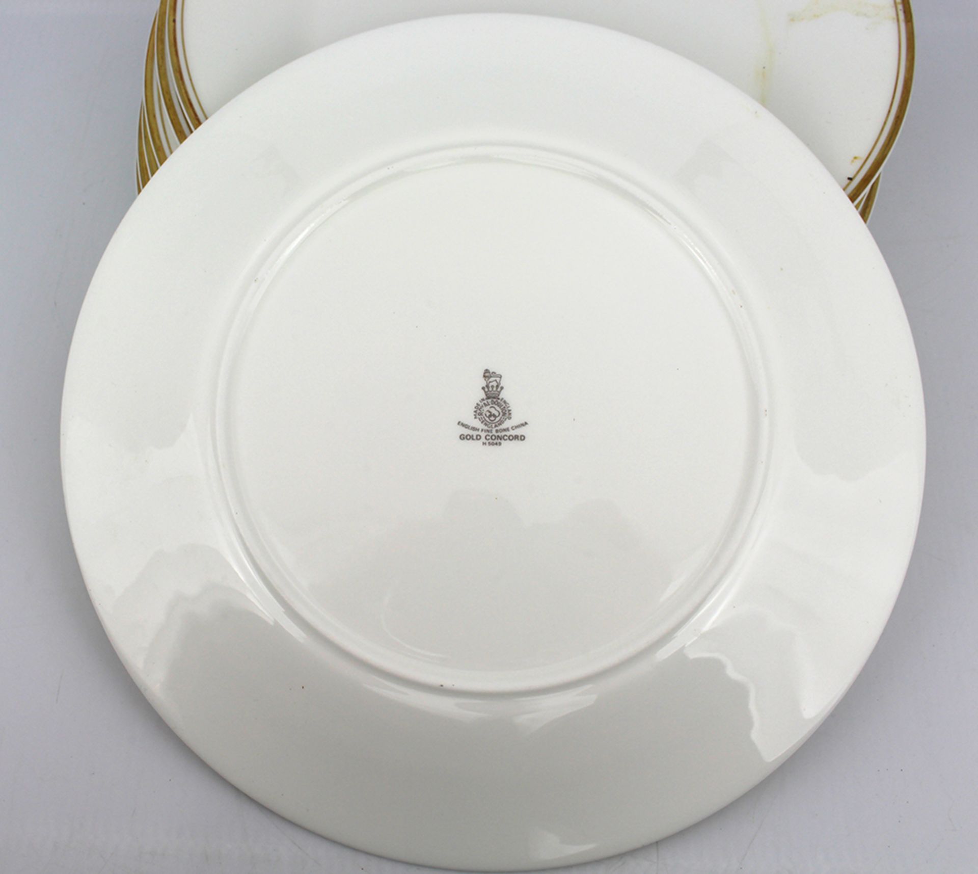 Set of 10 Royal Doulton Gold Concord Dinner Plates - Image 2 of 2