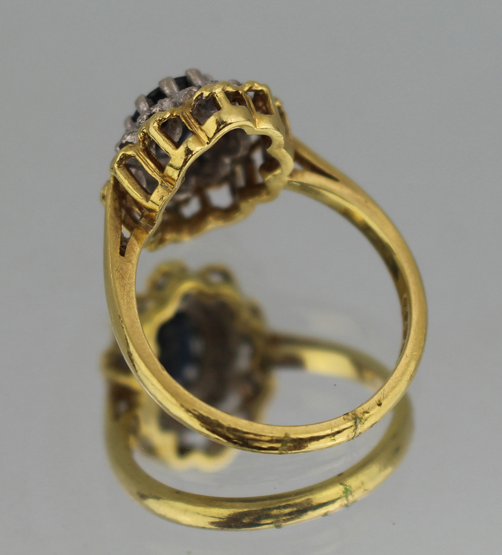 Sapphire & Diamond Ring - Image 3 of 4