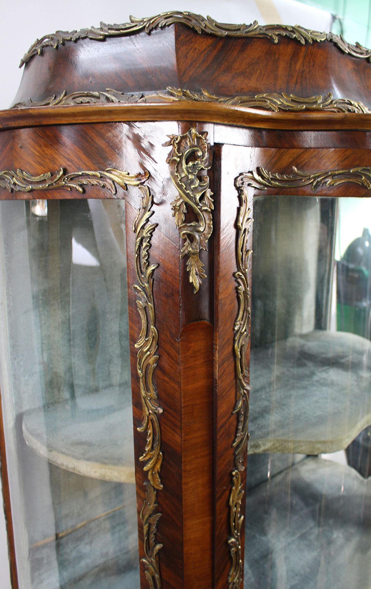 Antique French Serpentine Vernis Martin Display Cabinet - Image 5 of 12