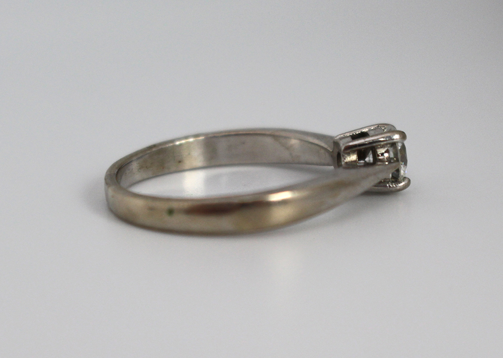 Round Brilliant Cut 0.53 Carat Diamond White Gold Ring - Image 6 of 9