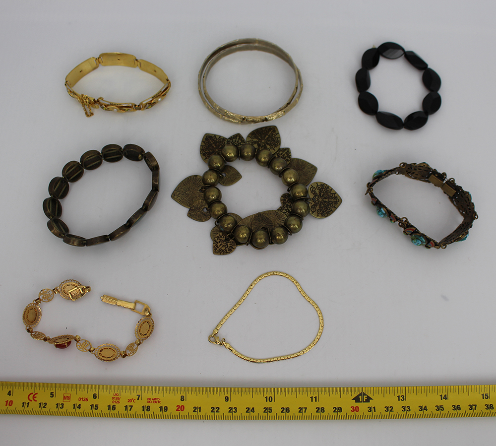 Collection of 8 Bracelets - Image 2 of 2