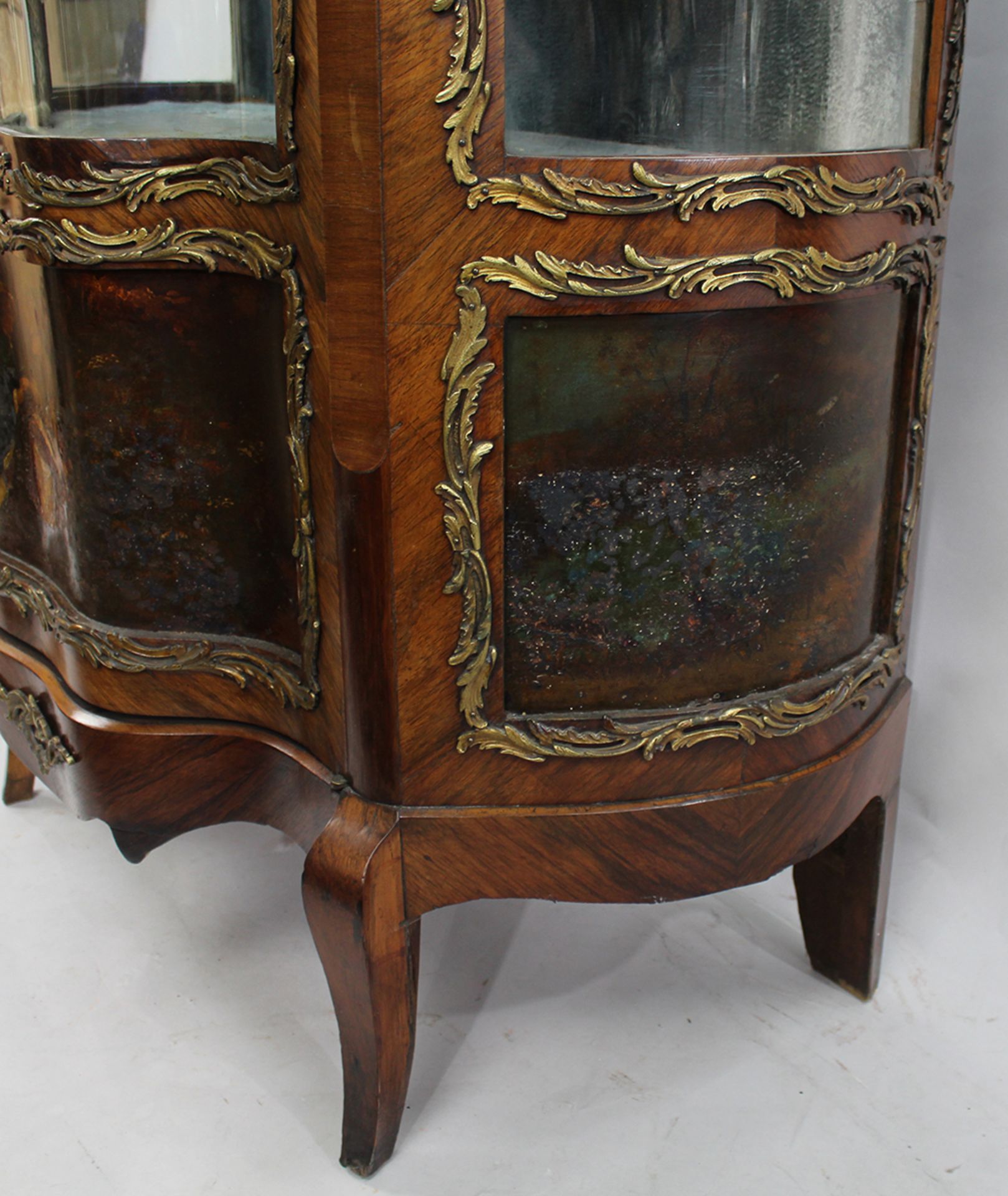 Antique French Serpentine Vernis Martin Display Cabinet - Image 8 of 12