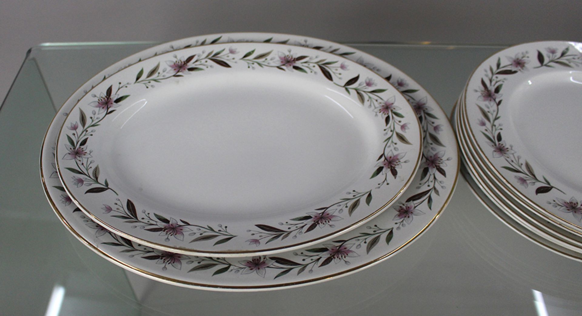 Chinastyle Simpson Potteries Naples Part Dinner Service - Image 2 of 7