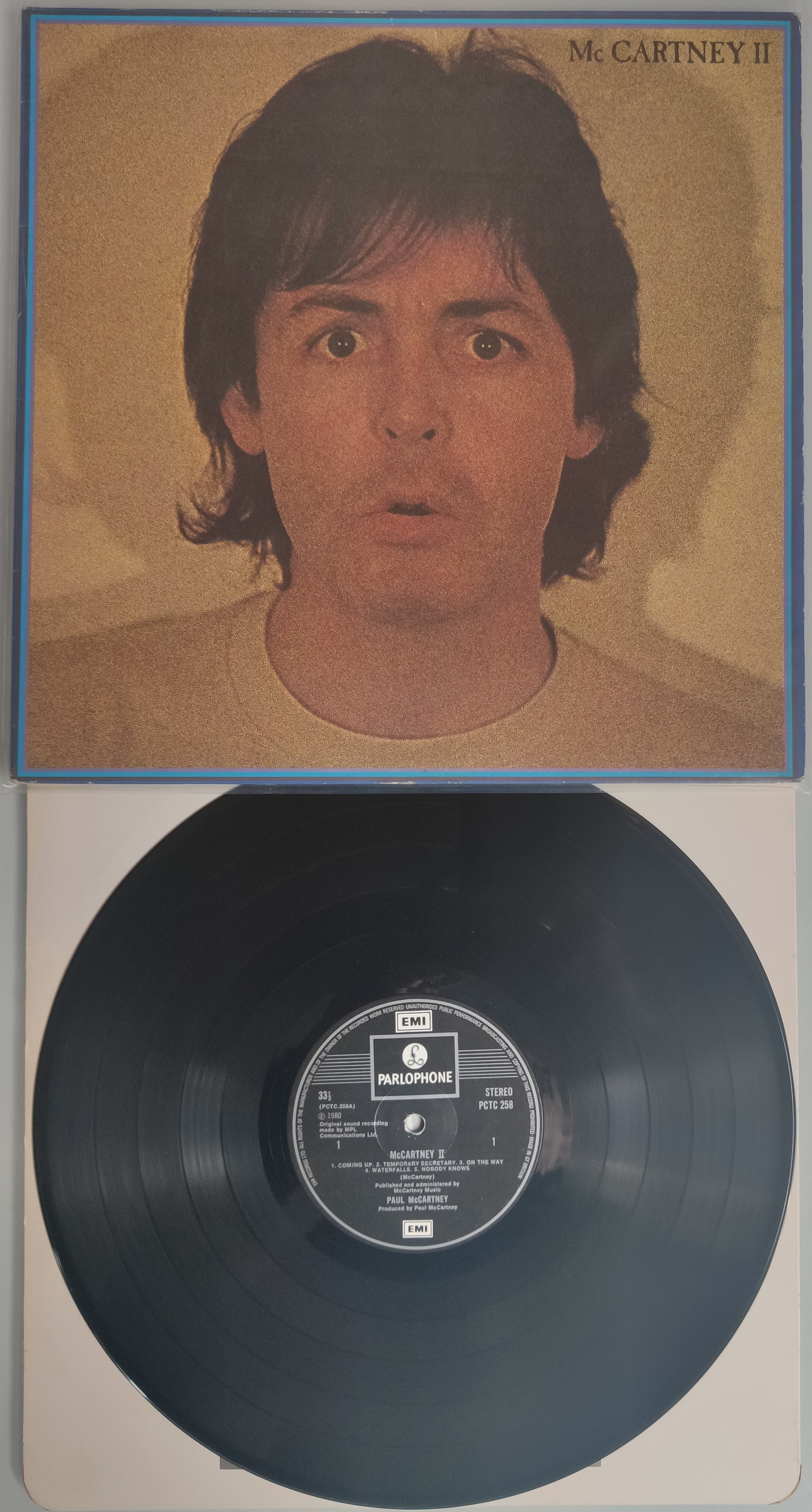 A Collection of 8 x Paul McCartney / Wings Vinyl LPs. To Include UK First Pressings and Posters - Image 11 of 15