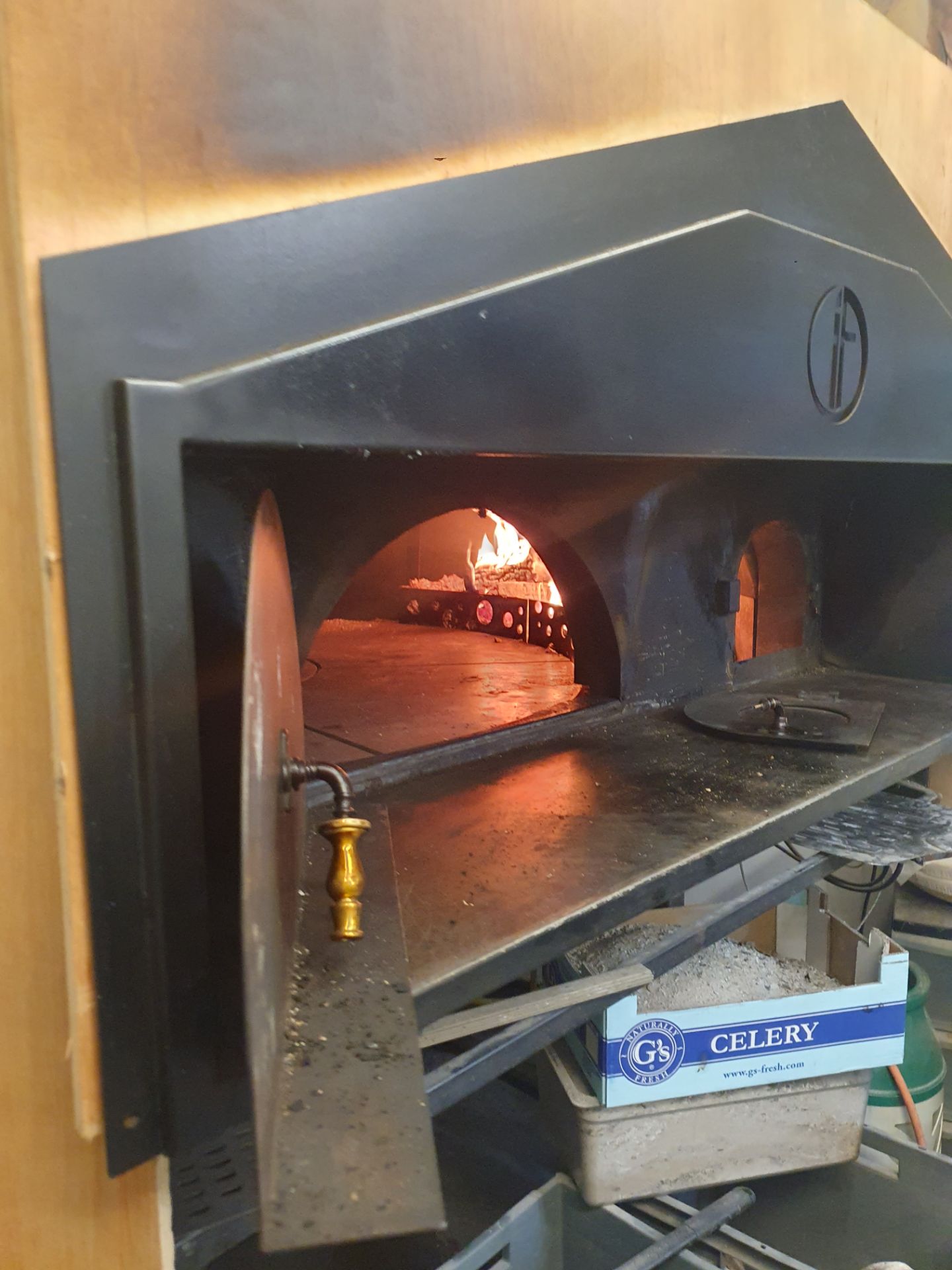 Pizza Oven. Gas or Wood Fired. - Image 5 of 11