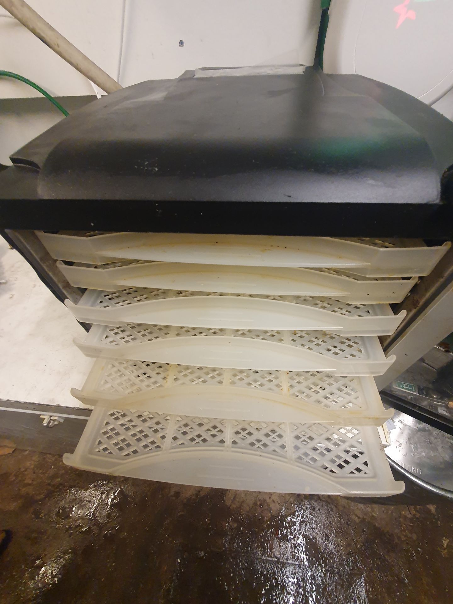 Food Dehydrator/Dryer. 6 Shelves. - Image 3 of 7