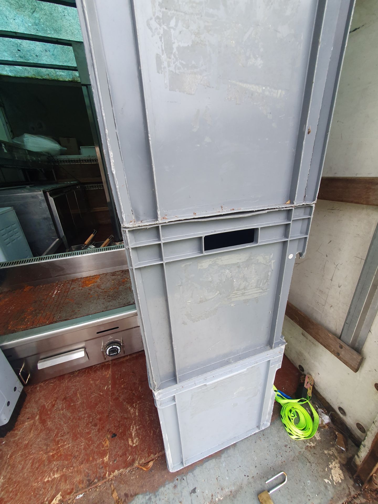 10 Heavy Duty Crates 1/4 Pallet Size - Image 4 of 4