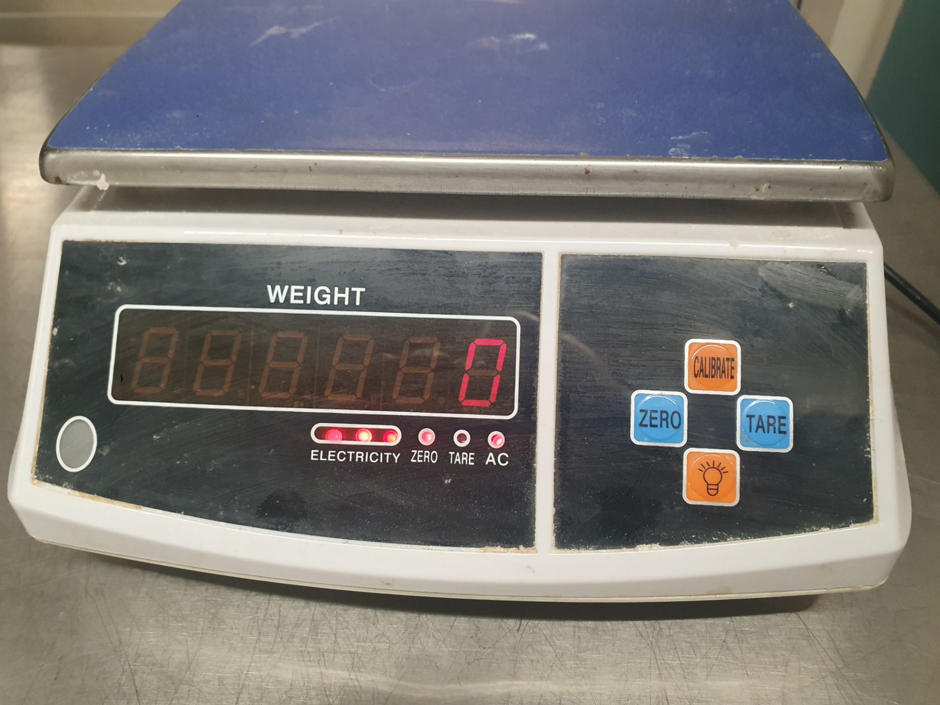 Digital Scales 30kgs Maximum Capacity.