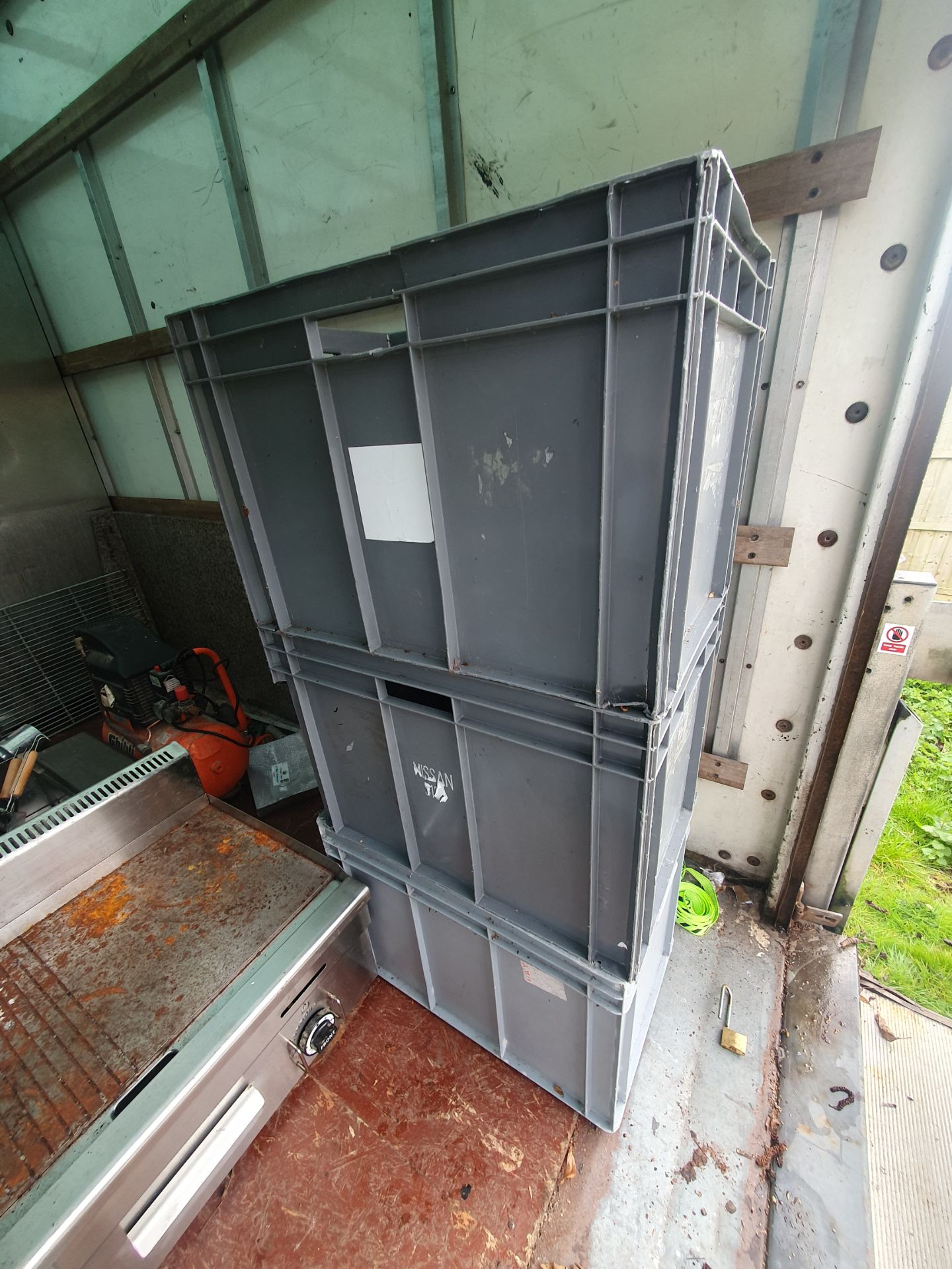 10 Heavy Duty Crates 1/4 Pallet Size - Image 3 of 4