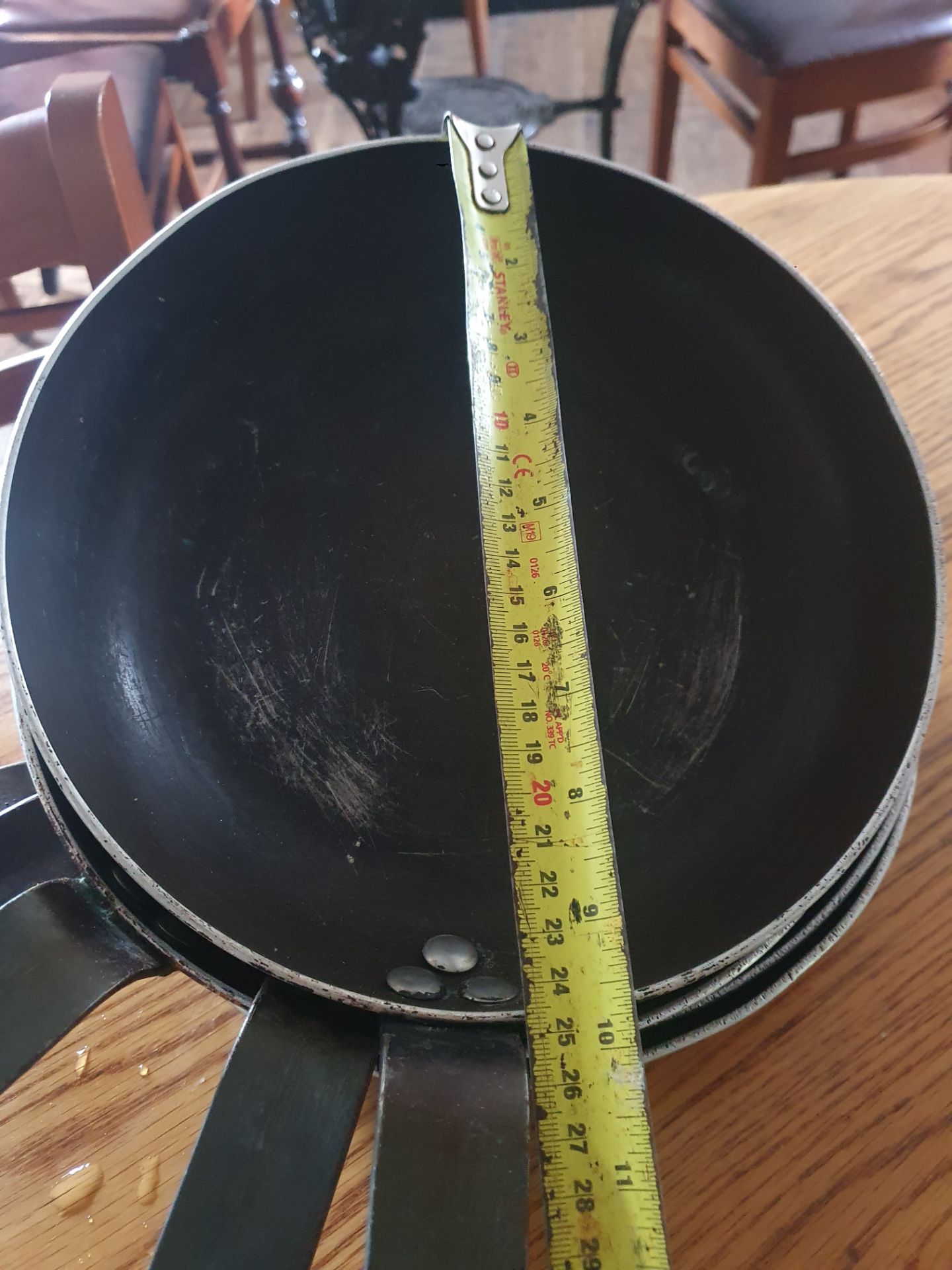 5 Medium Sized Non Stick Pans - Image 4 of 5