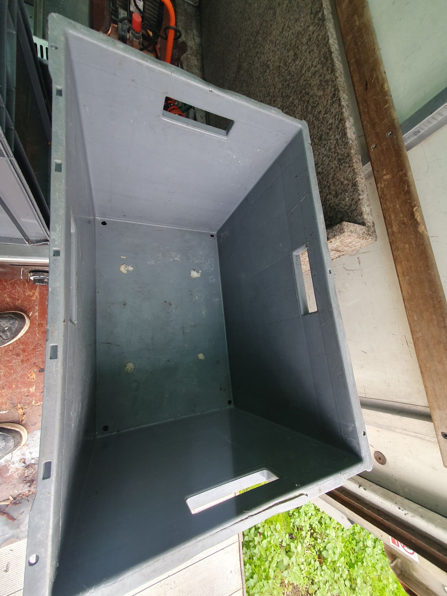 10 Heavy Duty Crates 1/4 Pallet Size - Image 2 of 4