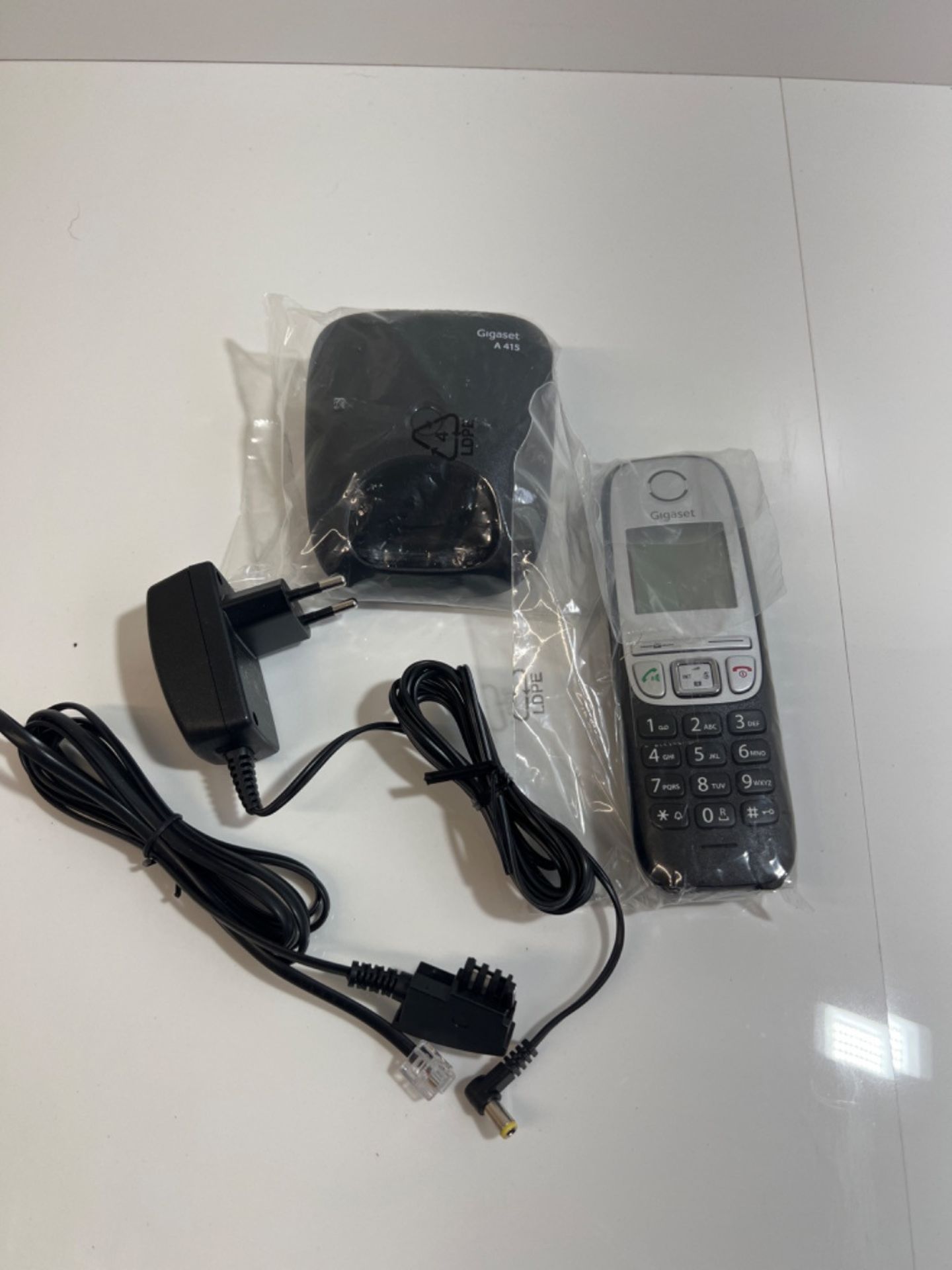 Gigaset A415, cordless Telephone DECT, Hands-free function , Speed ​​dial buttons , Easier Service,.