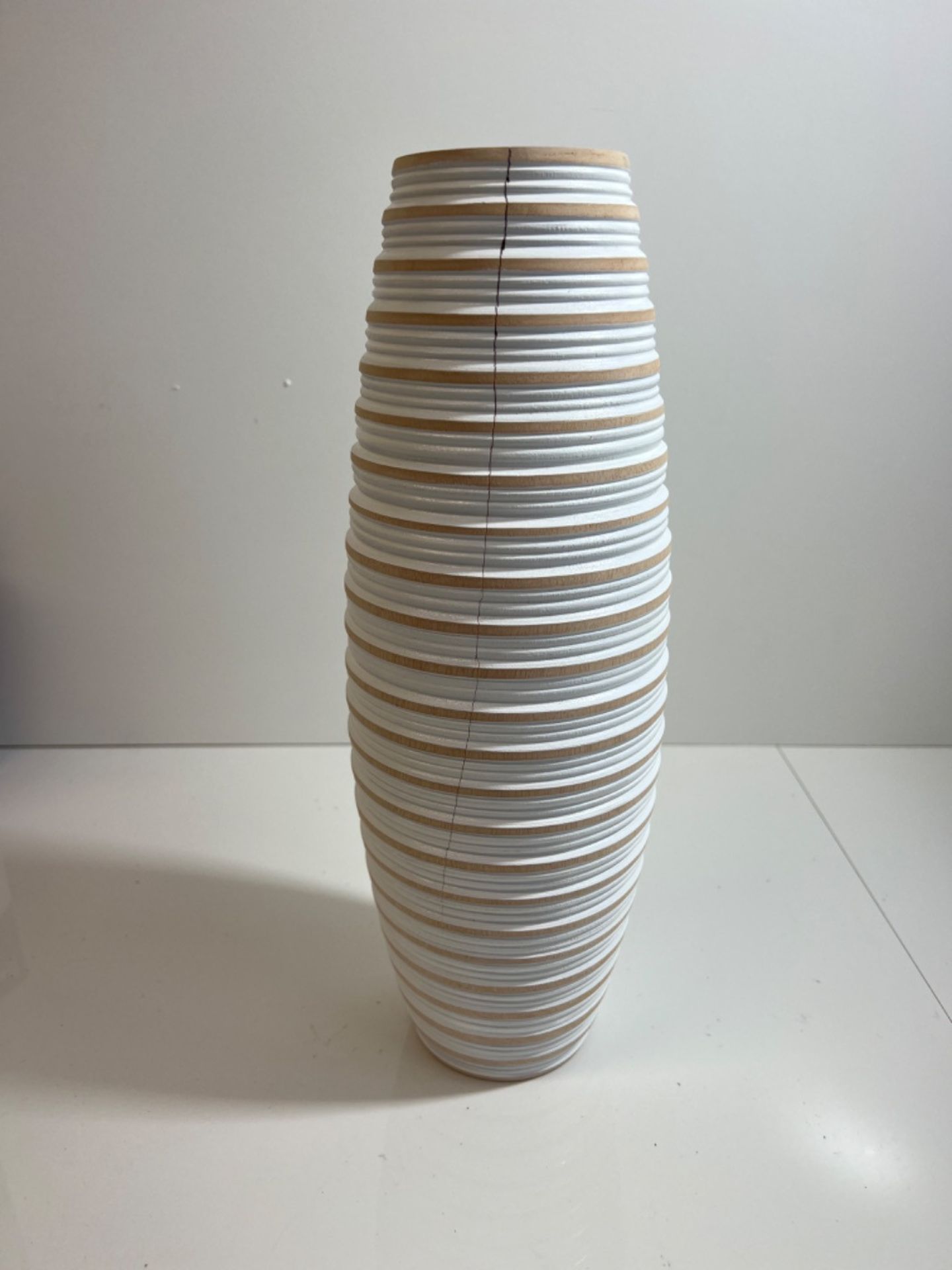 Leewadee Small Floor Vase – Handmade Flower Holder Made of Mango Wood, Sophisticated Vase for Dec - Image 2 of 2