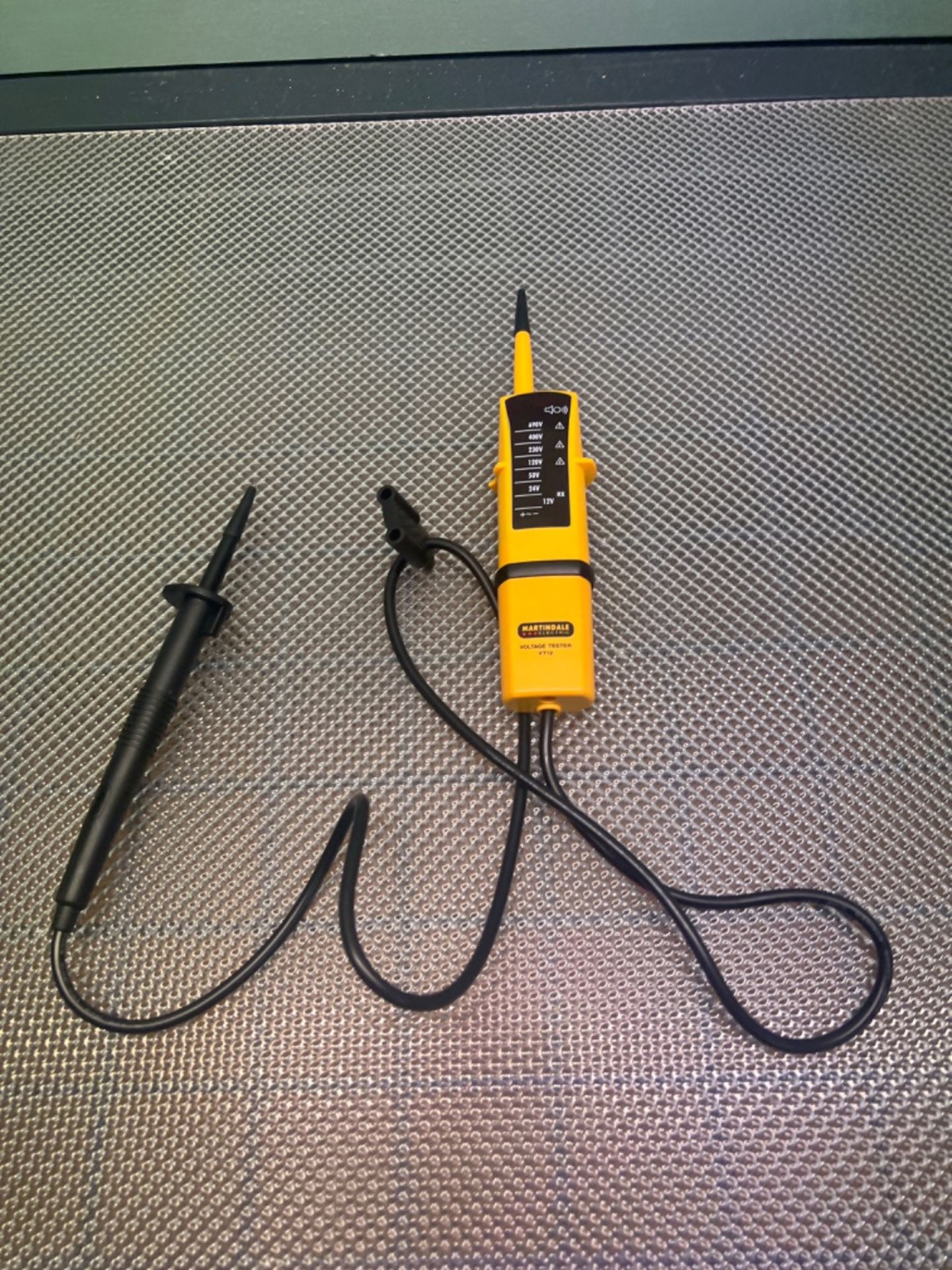 Martindale VT12 Two Pole Voltage and Continuity Tester, Yellow - Image 2 of 2