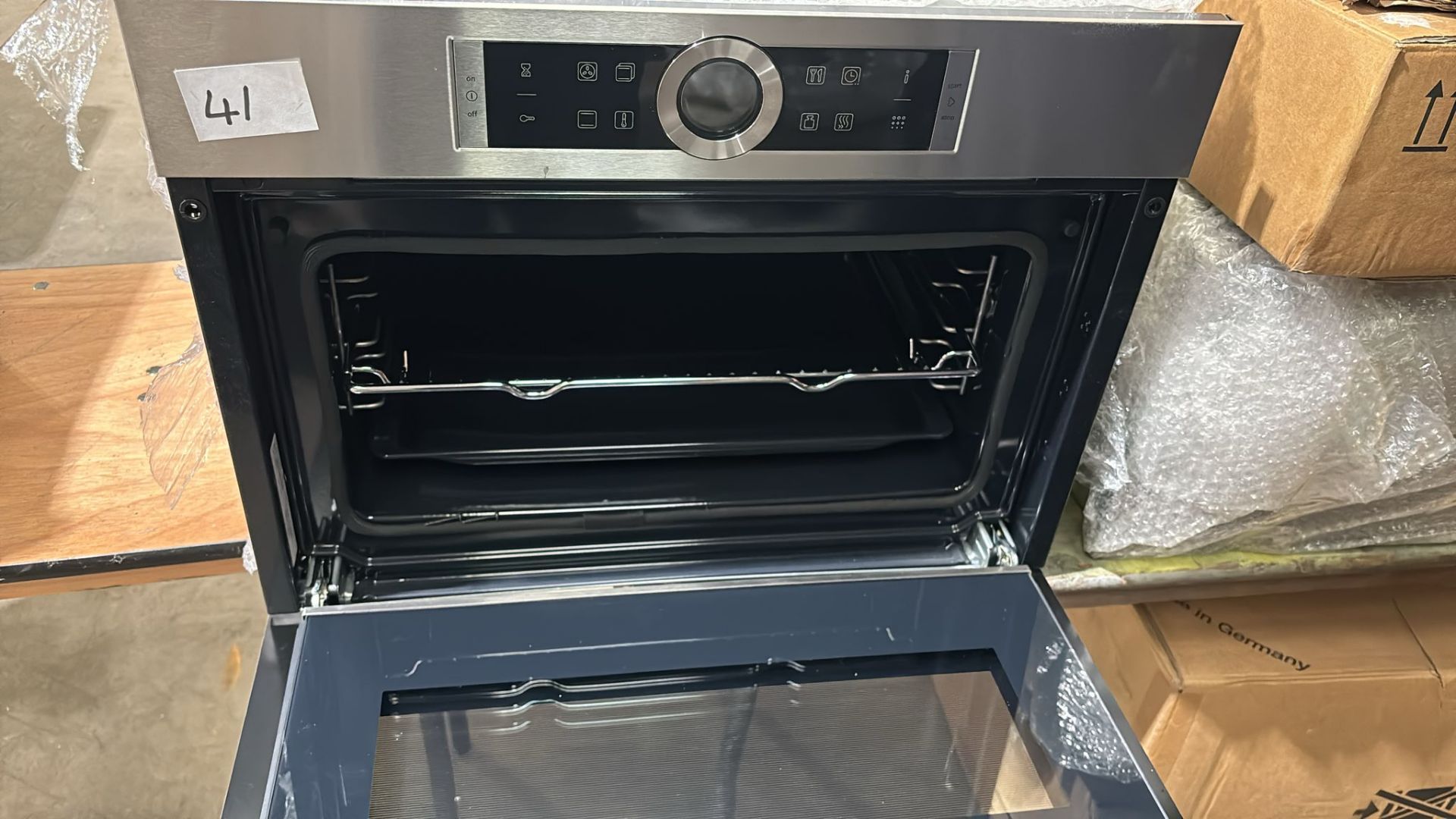 Ex-Display Bosch CBG675BS1B Serie 8 Built In 60cm A+ Electric Single Oven Brushed Steel RRP £720 - Image 4 of 4