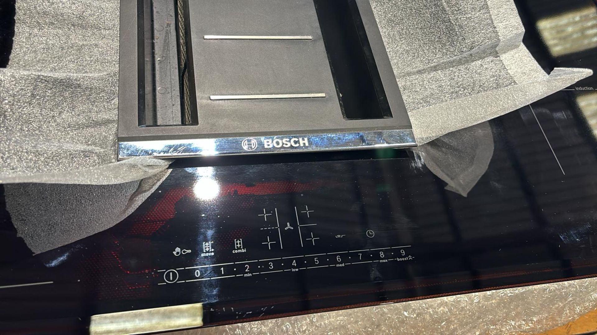 Ex-Display Bosch PVS851F21E (W)80.2cm Induction Hob - Black RRP £1999 - Image 5 of 6