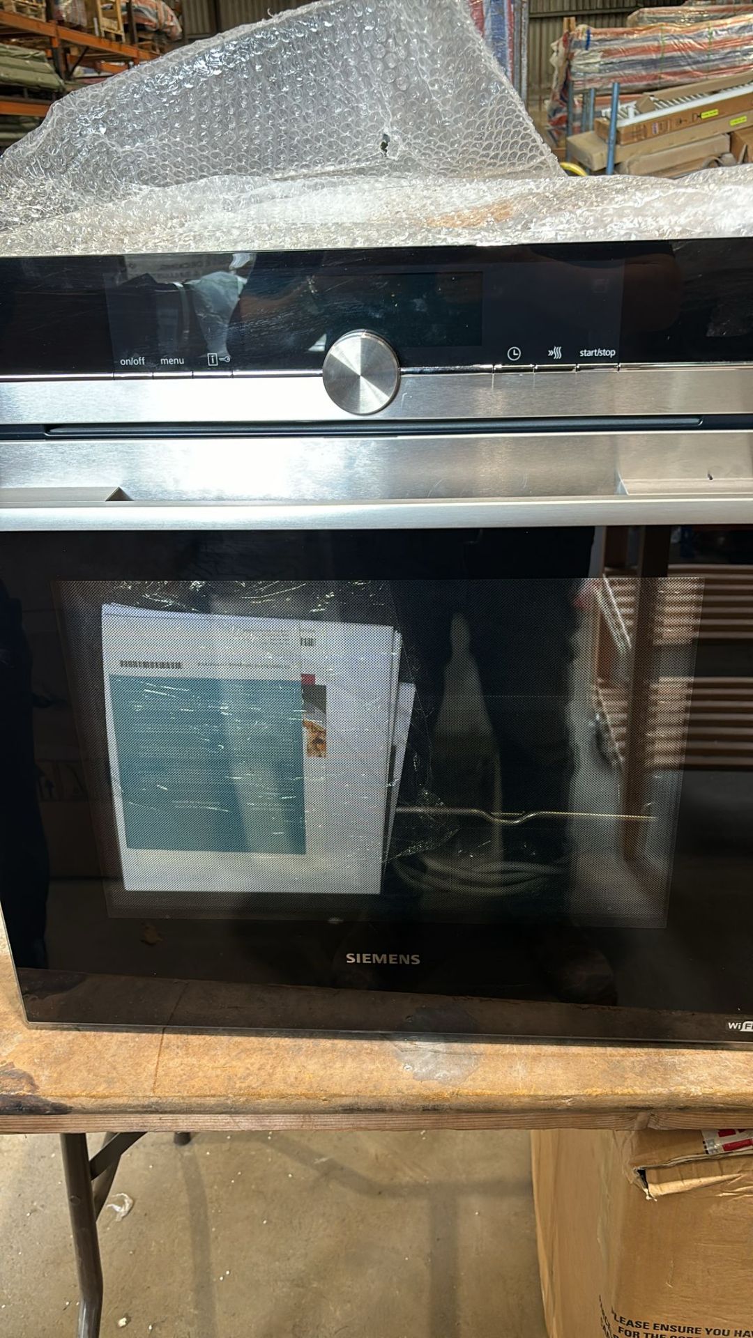Ex-Display Brand New Boxed Siemens HR678GES6B Single Oven RRP £1573 - Image 2 of 3