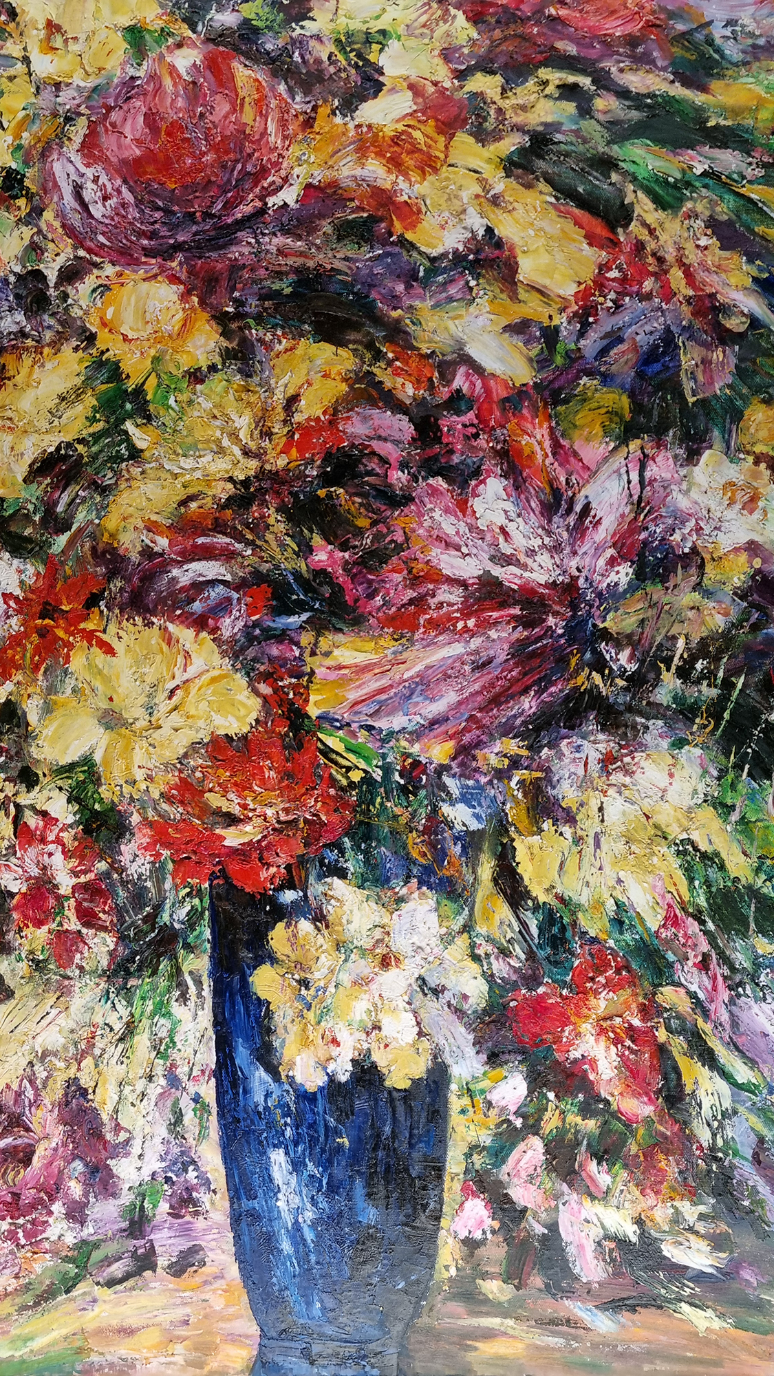 Large Oil on Canvas, Vase of Flowers. - Image 2 of 11