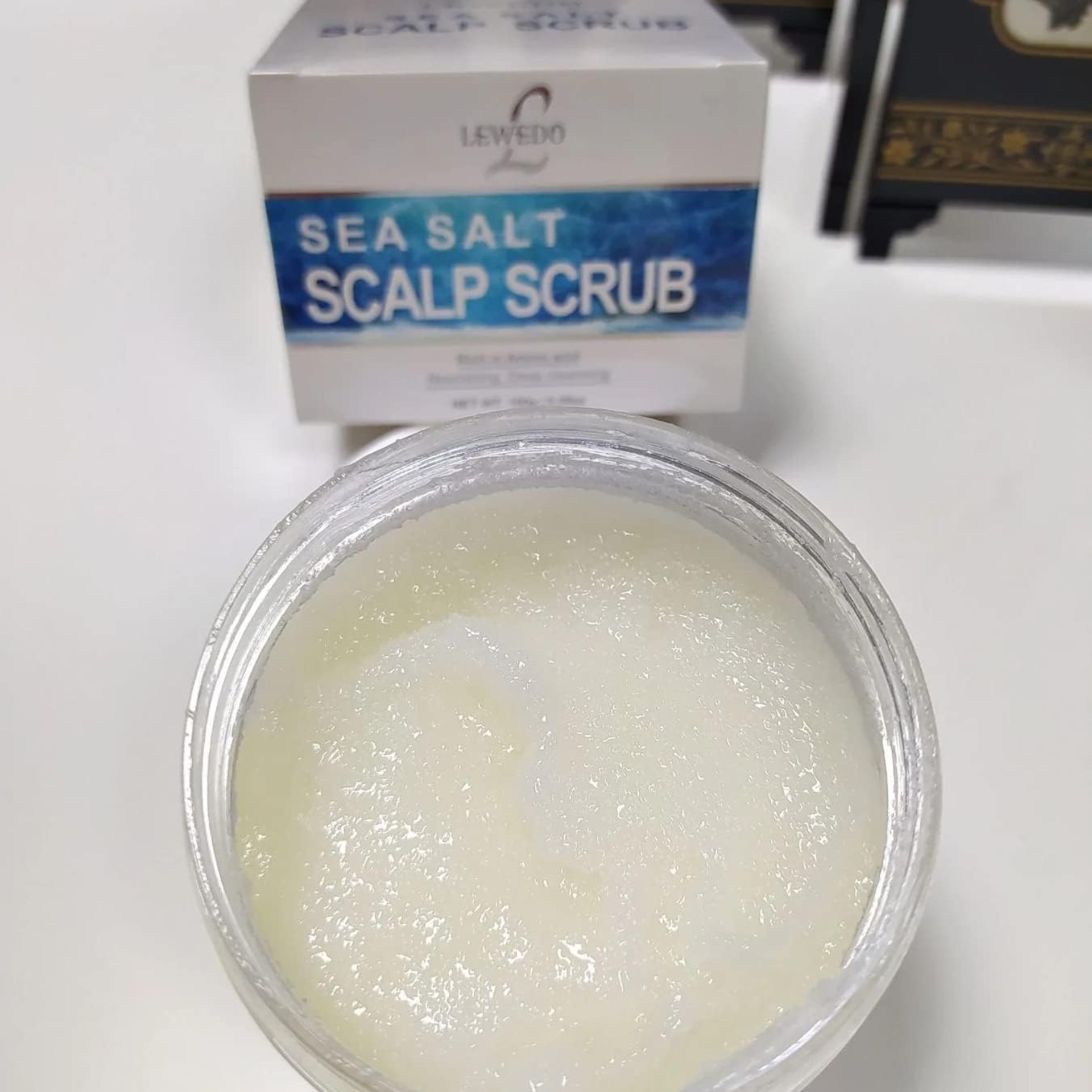LEWEDO Exfoliating Scalp Scrub With Dead Sea Salt 150 g | Rich In Amino Acids | Nourishes and Dee... - Bild 5 aus 7