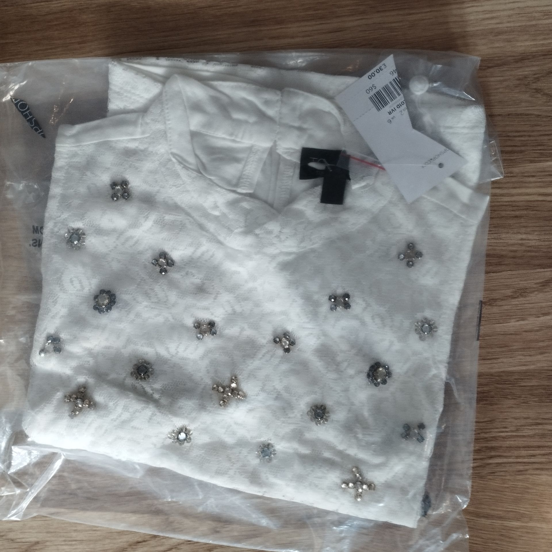 Surplus Stock New Tags Women's Sleeveless White Lace Various Sizes RRP £2400 - Image 6 of 11