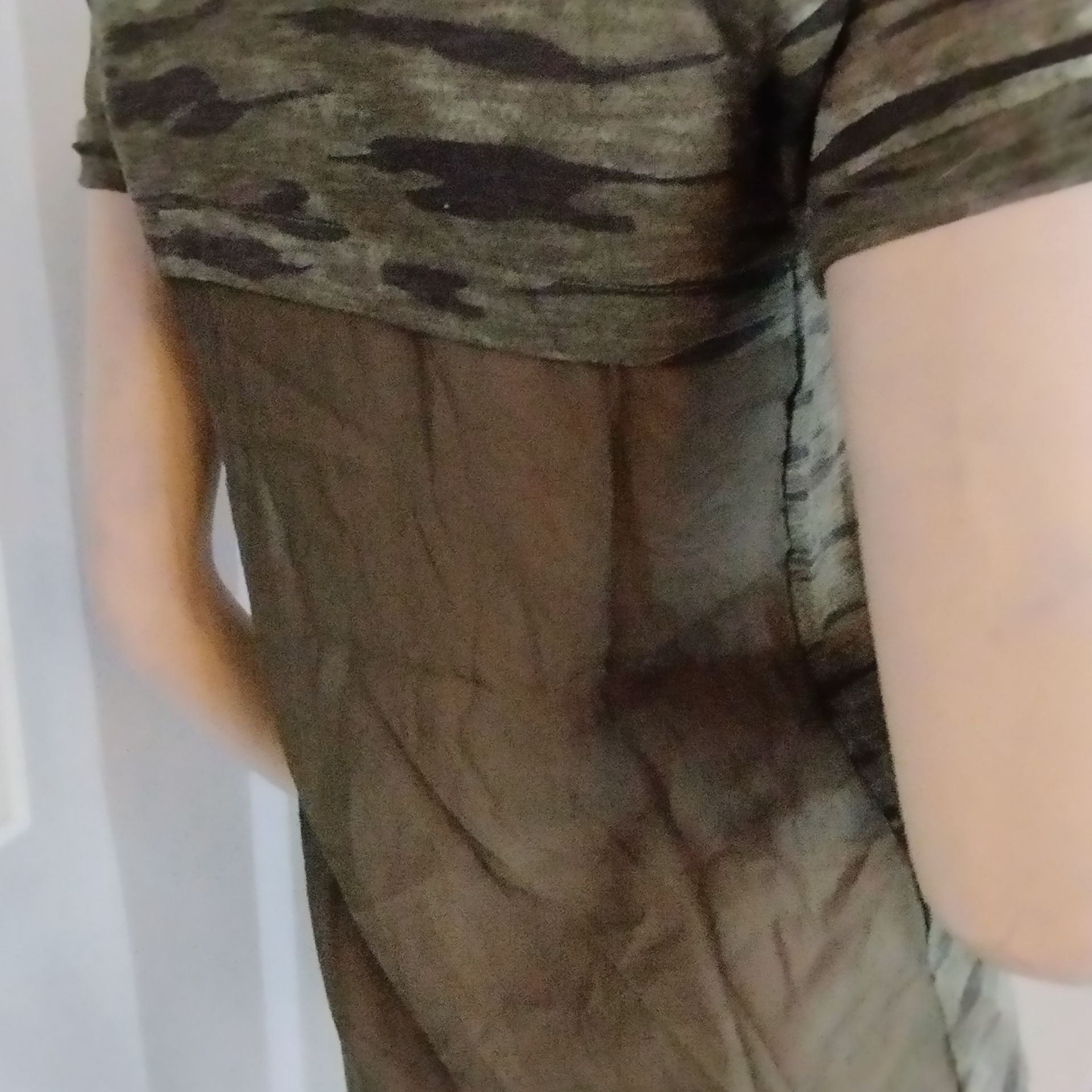 New Bagged Tagged Job lot Ladies Camo Print Short Sleeve Sheer Back T-shirt x 20 Size 6-14 - Image 6 of 9
